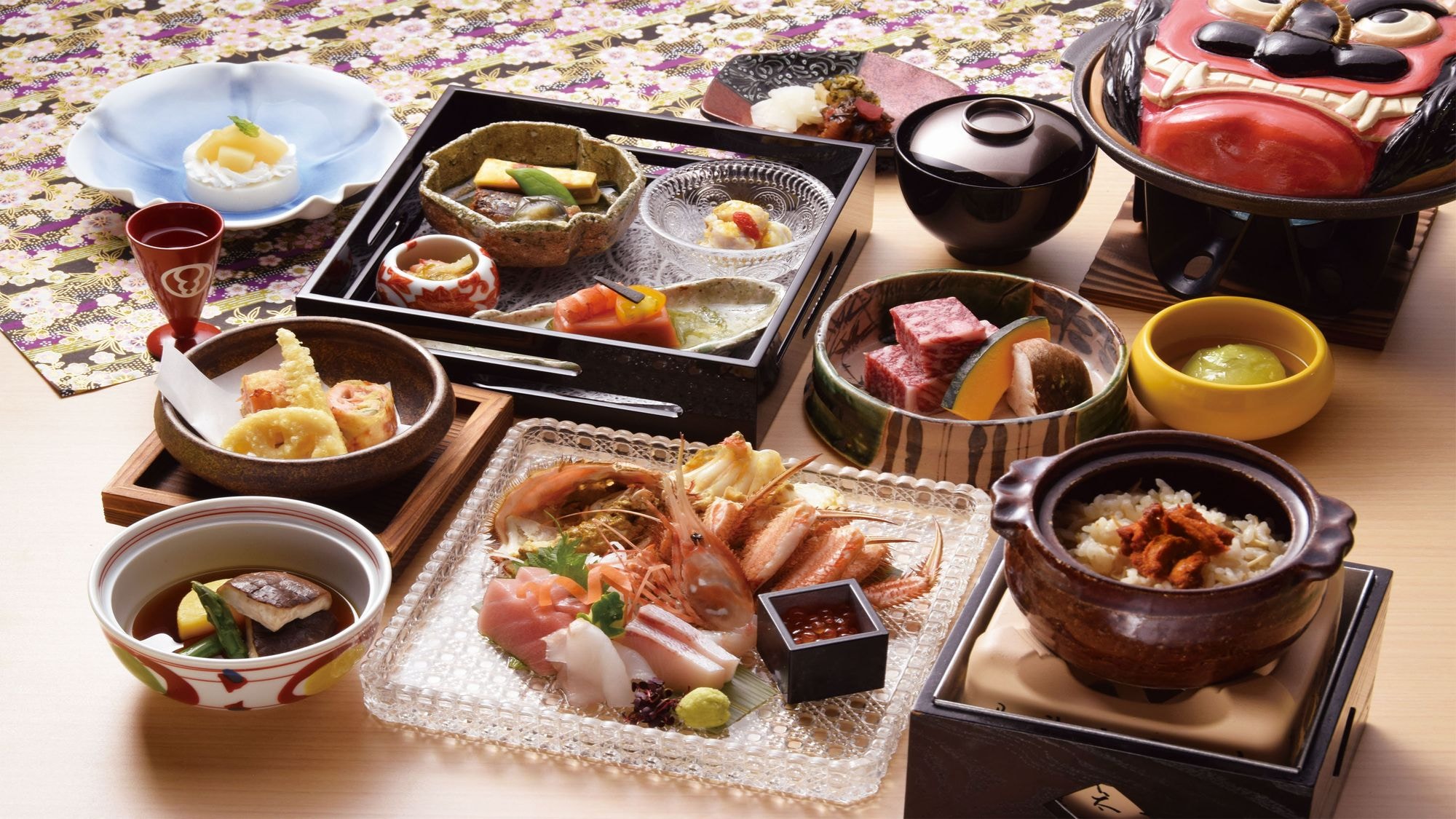 【汤之里晚餐】泷本御膳（六月至八月供应的餐食示例）