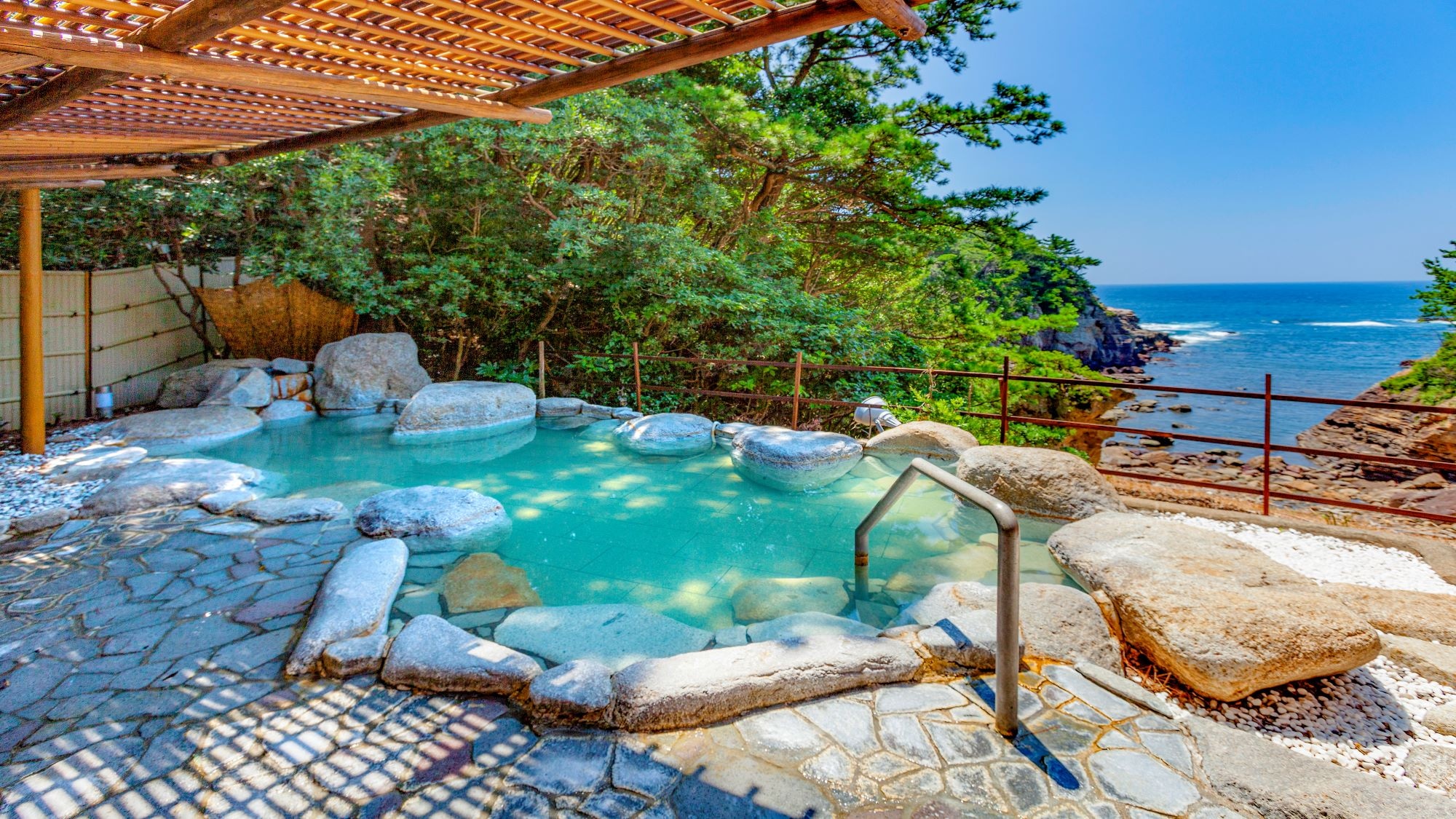 Private open-air bath