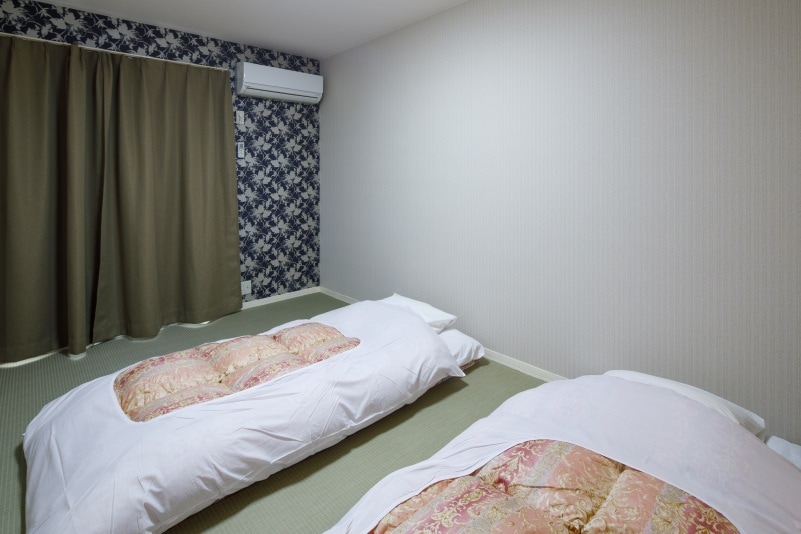 Bedroom No. 105