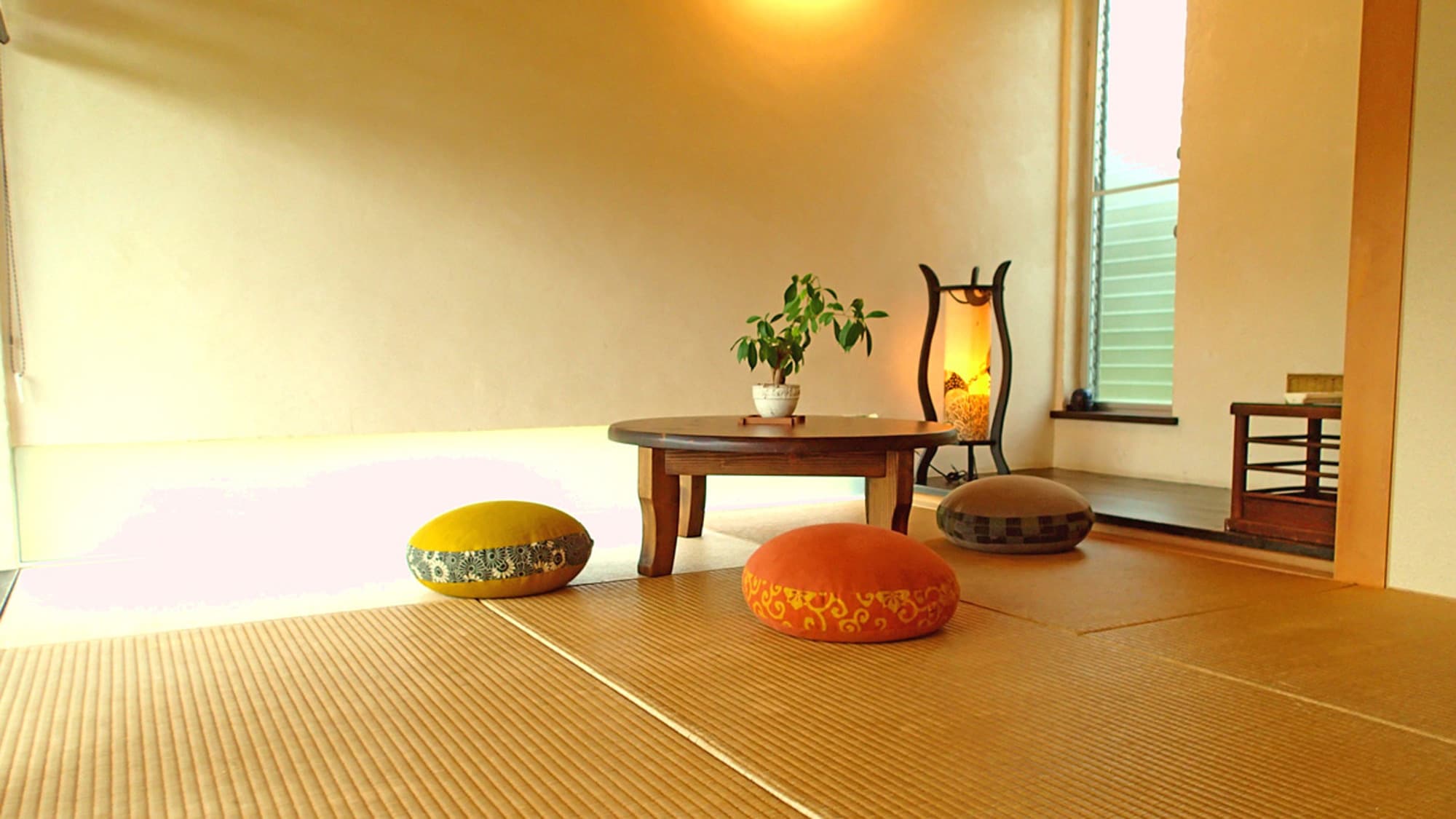 [Ryukyu tatami Japanese-style room (6 tatami mats)] This is a Ryukyu tatami Japanese-style room that incorporates the stylish and modern atmosphere of "Japanese".