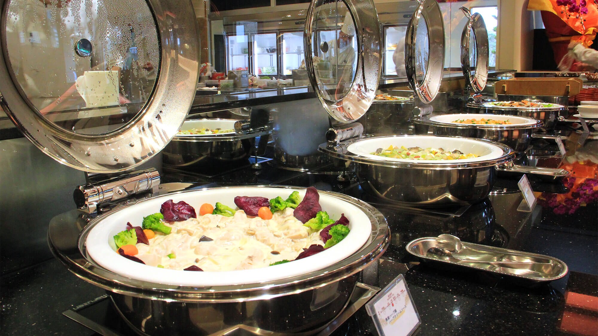 ◇ THE DINING Warm Ryu Manna [Dinner Buffet] An example