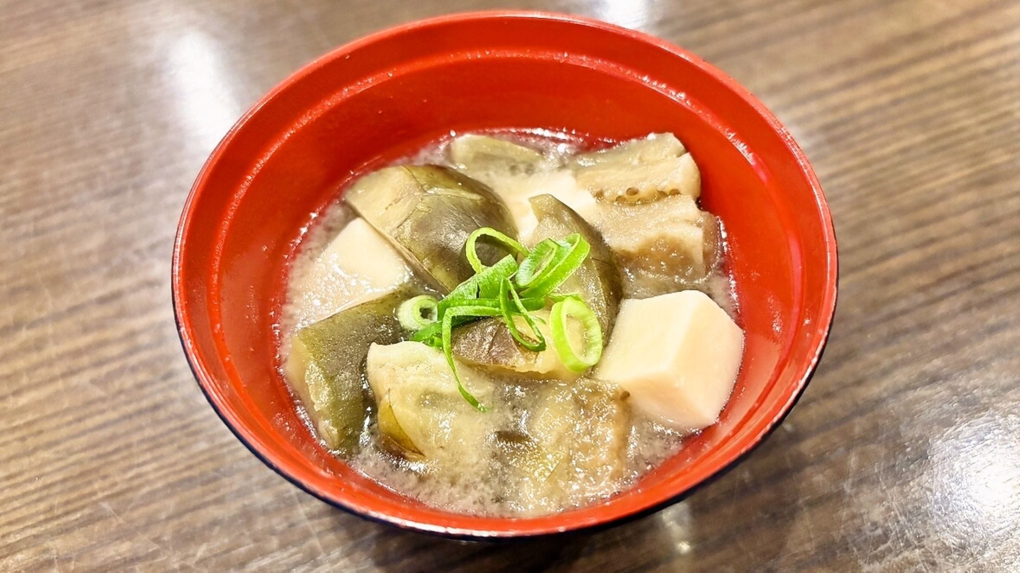 【夏季】揚げ茄子と豆腐の味噌汁