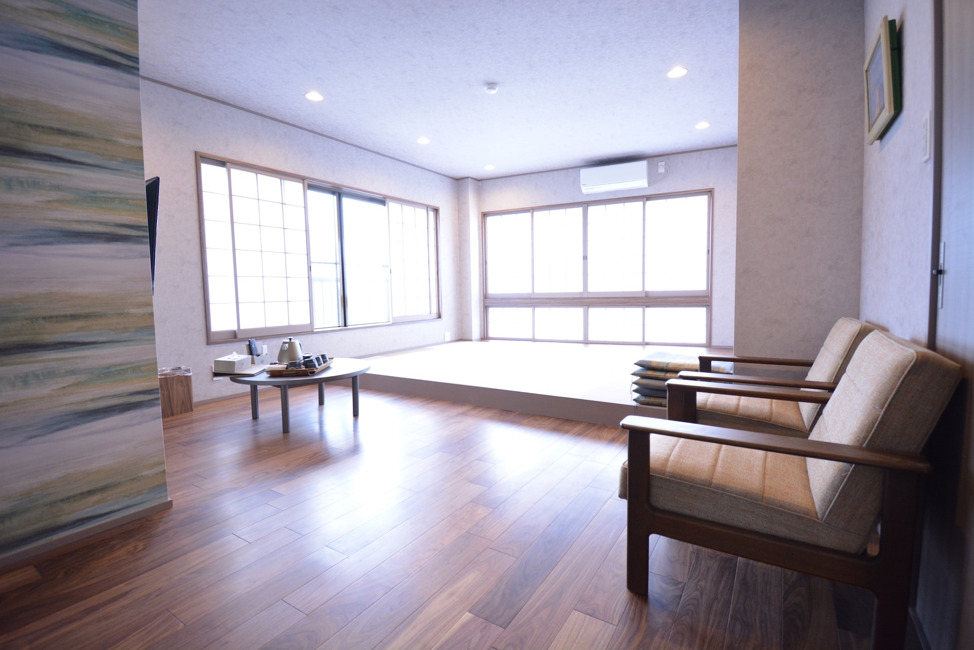 [Japanese-Western style room about 27 tatami mats] 4th floor