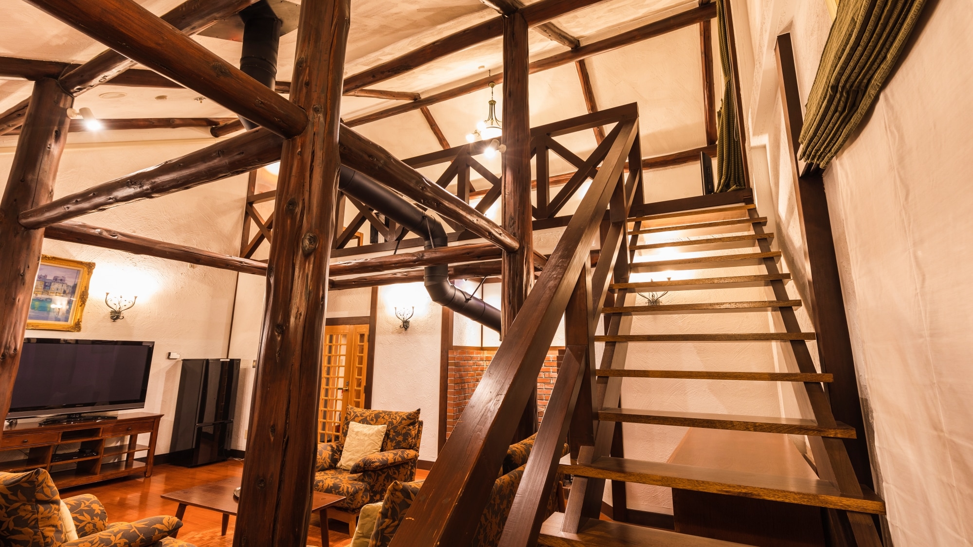 [Suite Hoàng gia] Một cấu trúc sang trọng với lò sưởi, nhà nhỏ mang hơi ấm của gỗ, phòng kiểu Nhật và bồn tắm có tầm nhìn.