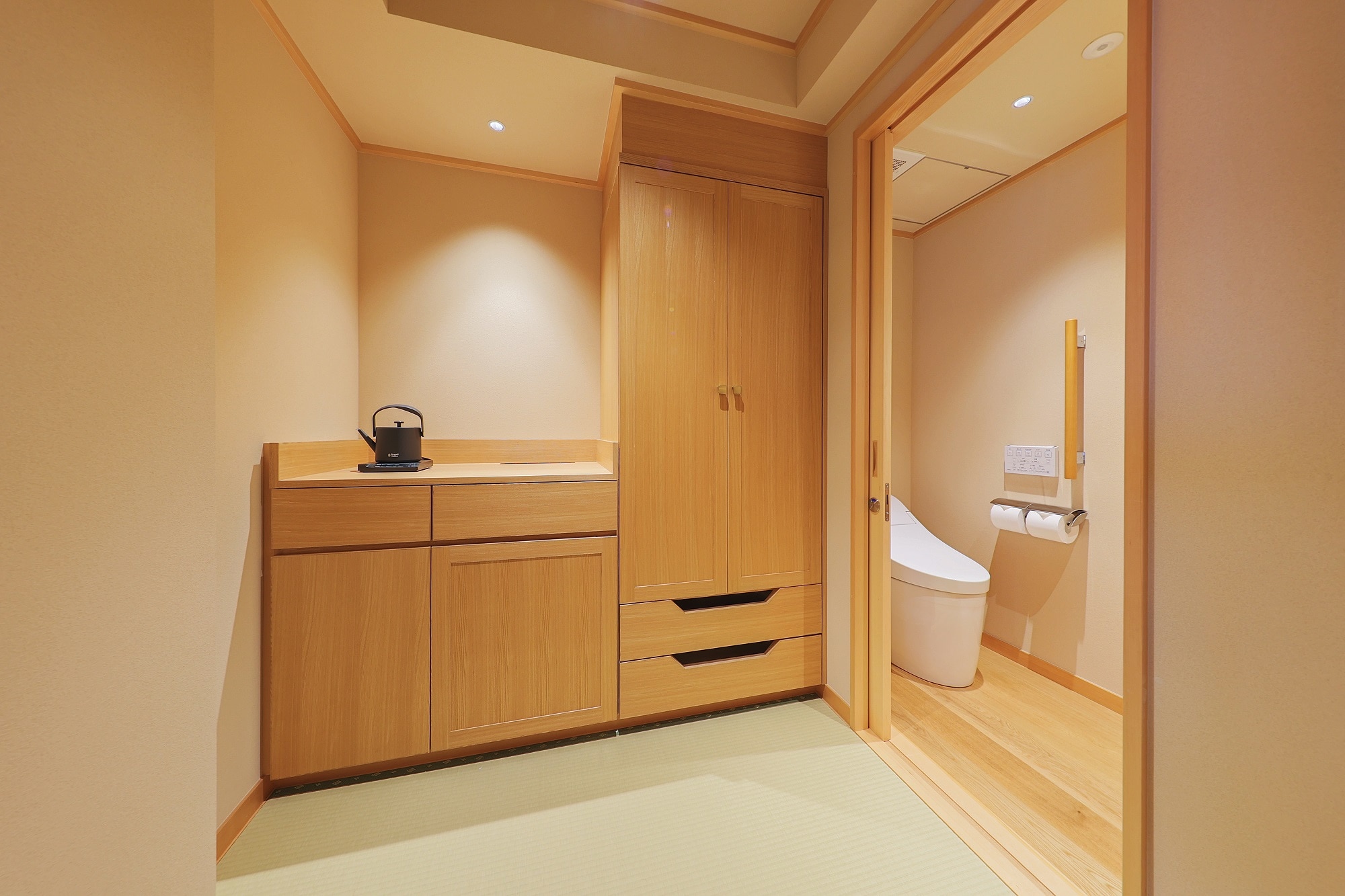 View Bath Modern Japanese-Style Twin Room: Front Room