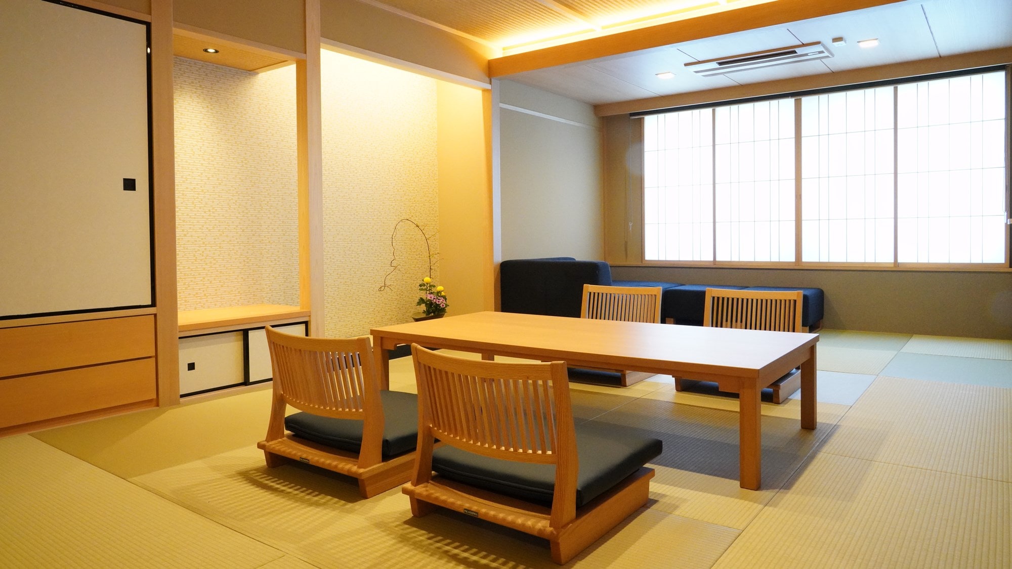 New ■ Special room with hot spring semi-open-air bath ■ Top floor Lake Biwa panoramic view "Moonlight" No smoking