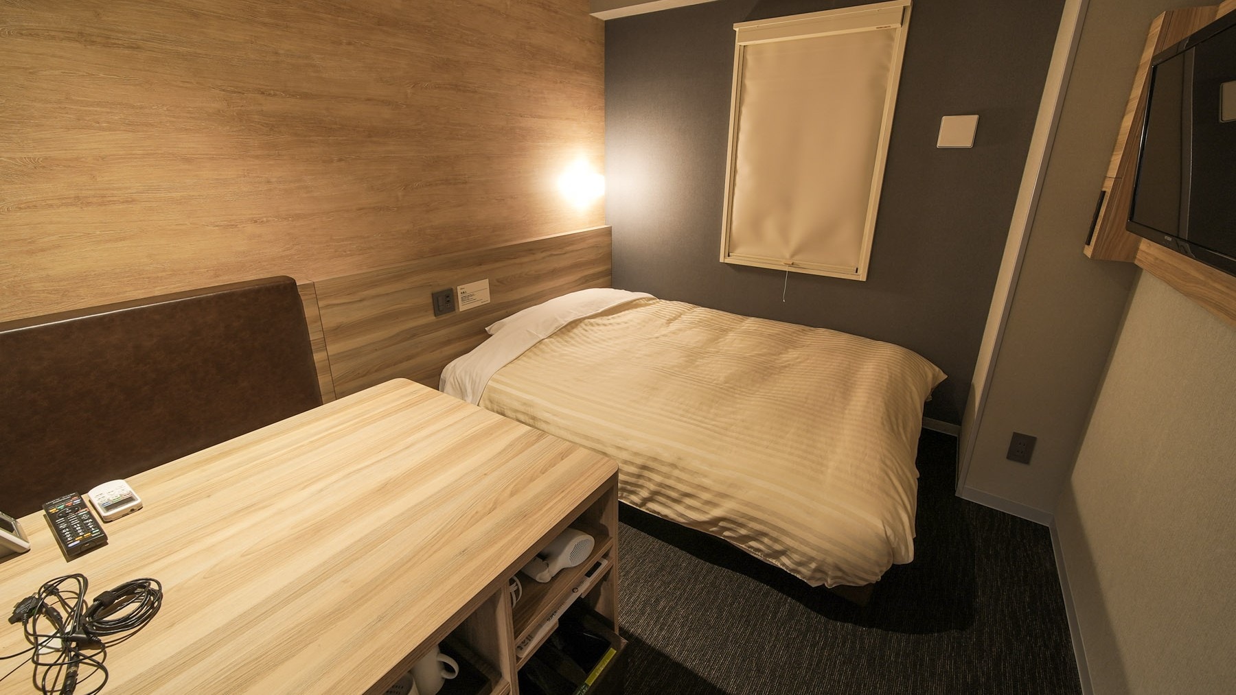 You can relax in the spacious bed.