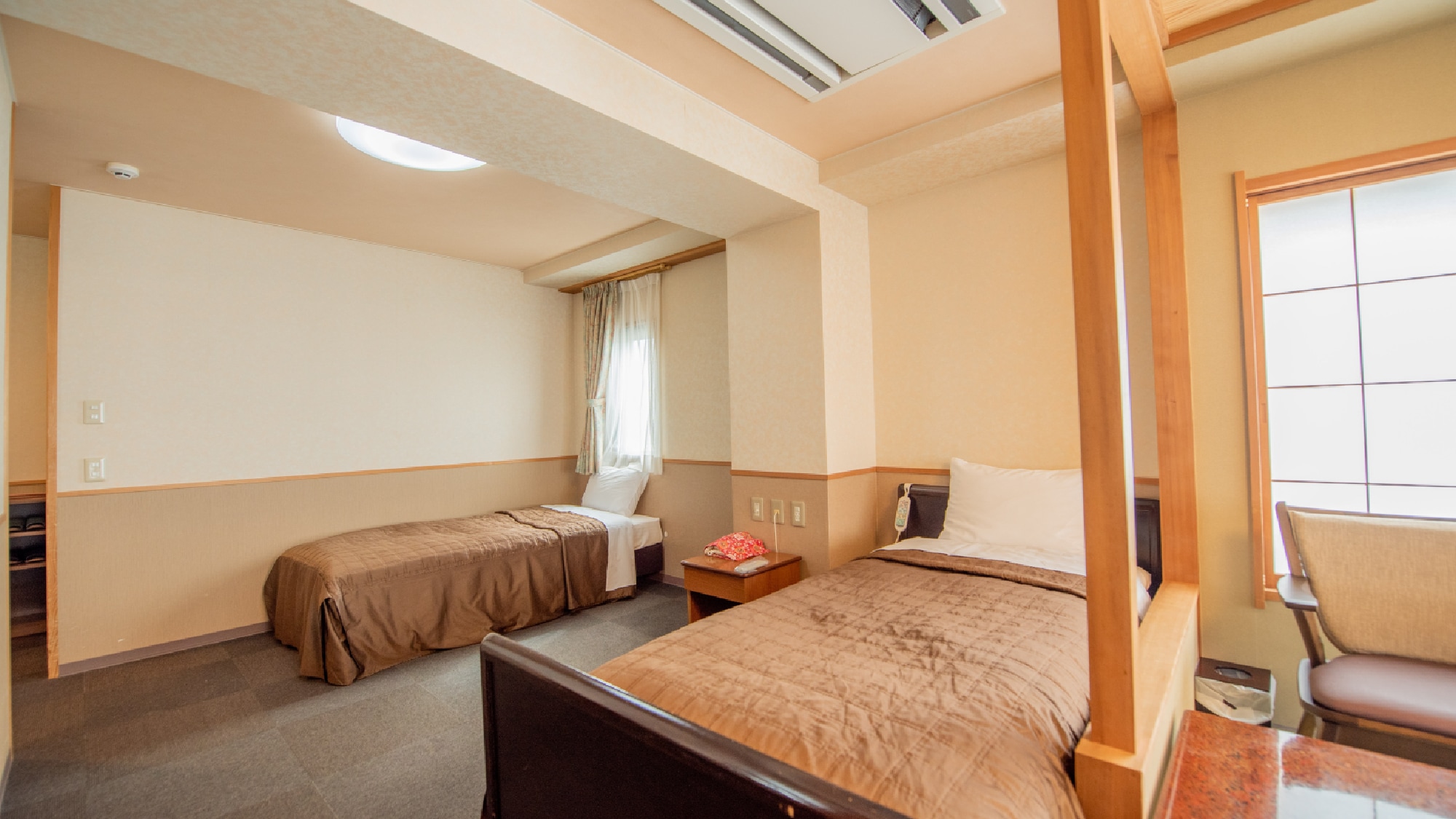 ・Barrier-free room “On no Ma” Japanese/Western-style room 8 tatami mats + 2 beds