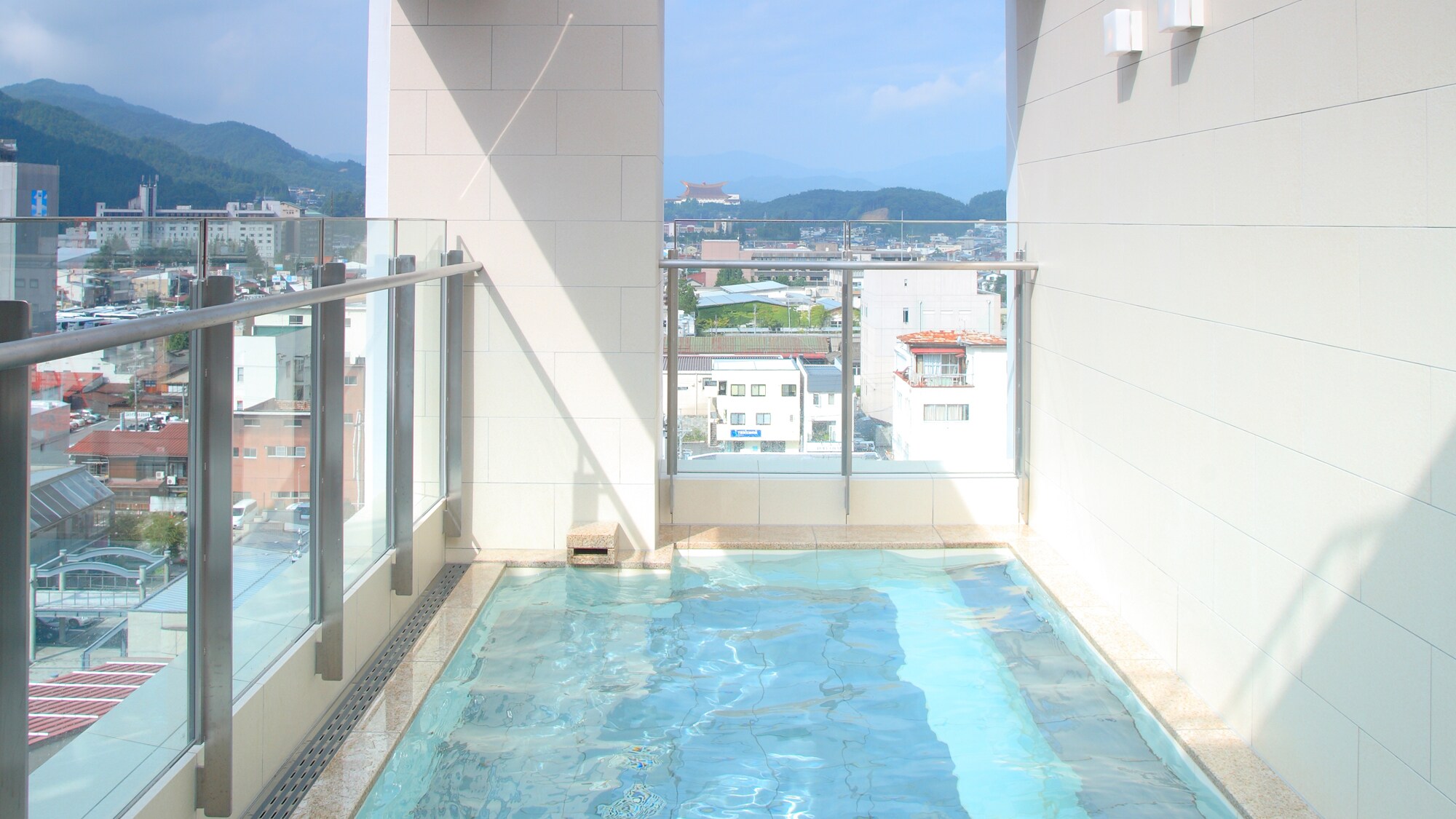 You can take a bath from 5:00 in the morning. (Starts at 6:00 from December to March)