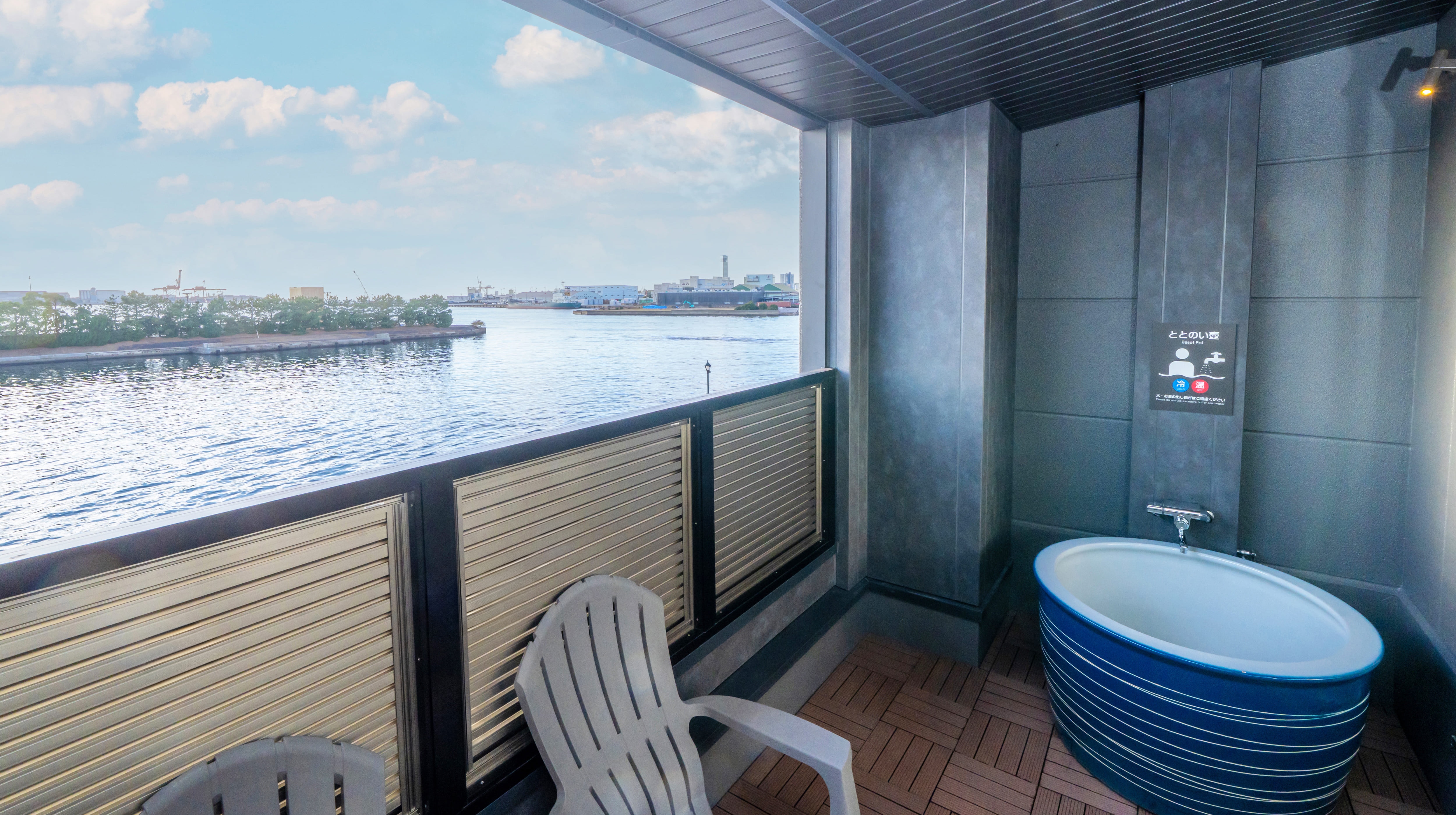 Premium Room / Light Premium Room (with private bath)