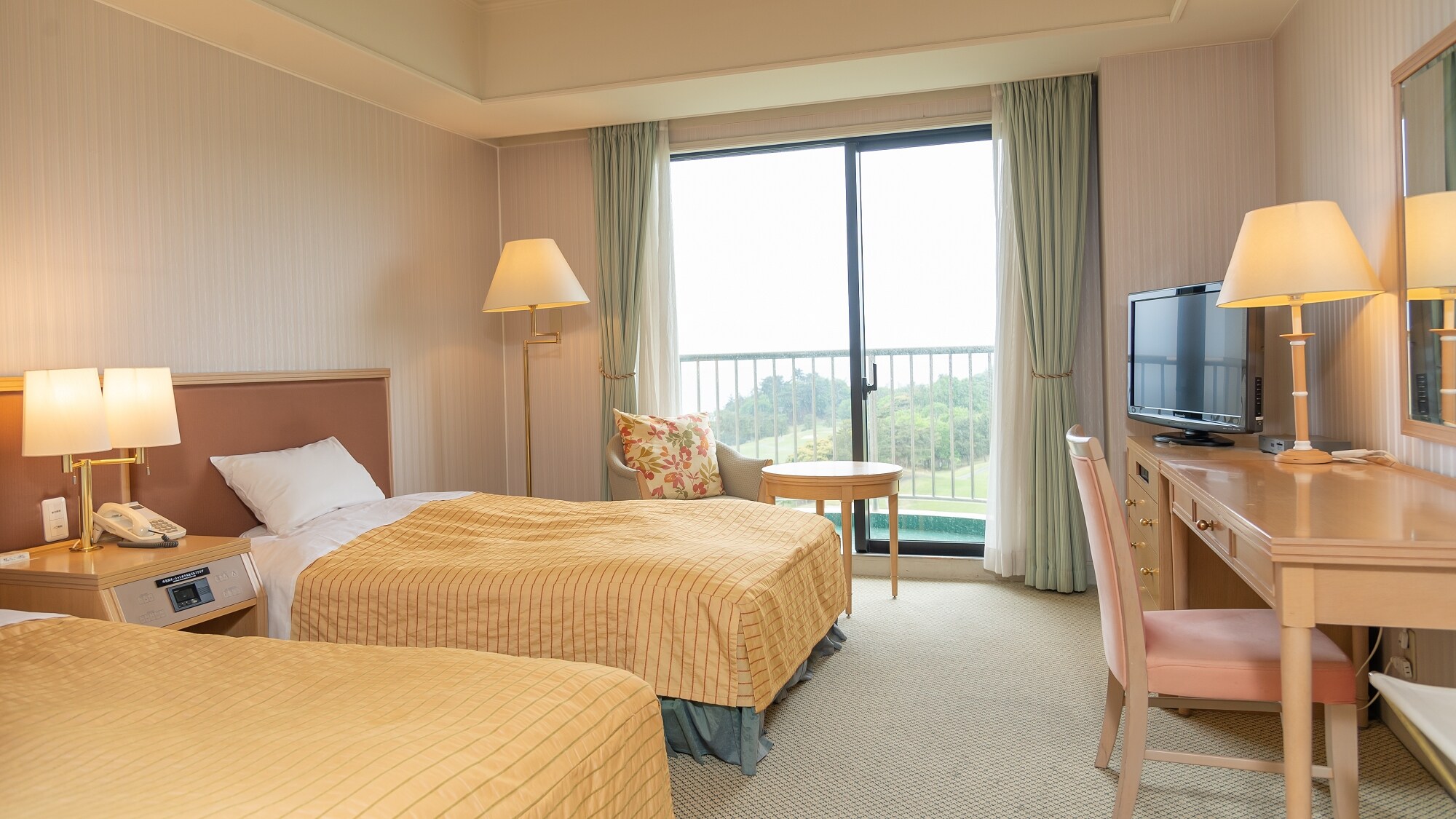 Compact Twin Room
