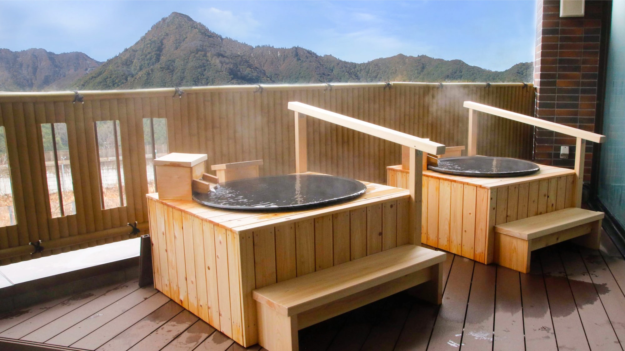 [Akisakura no Yu (Tsuboyu)] Luxurious hot spring bath directly from the source
