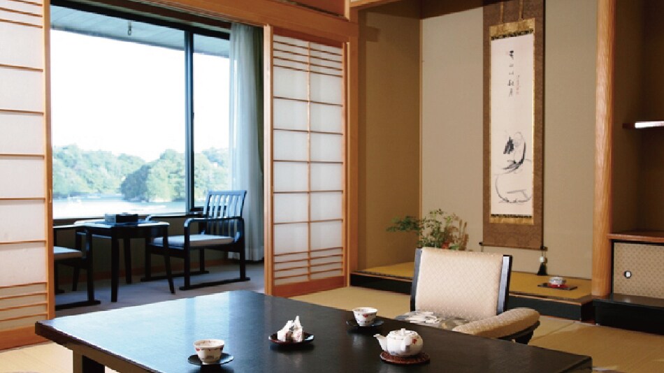 [Room with open-air bath (with cypress indoor bath)] Japanese-style room with a view of the sea 12 tatami mats (Kiwakai / Tokinagomi)