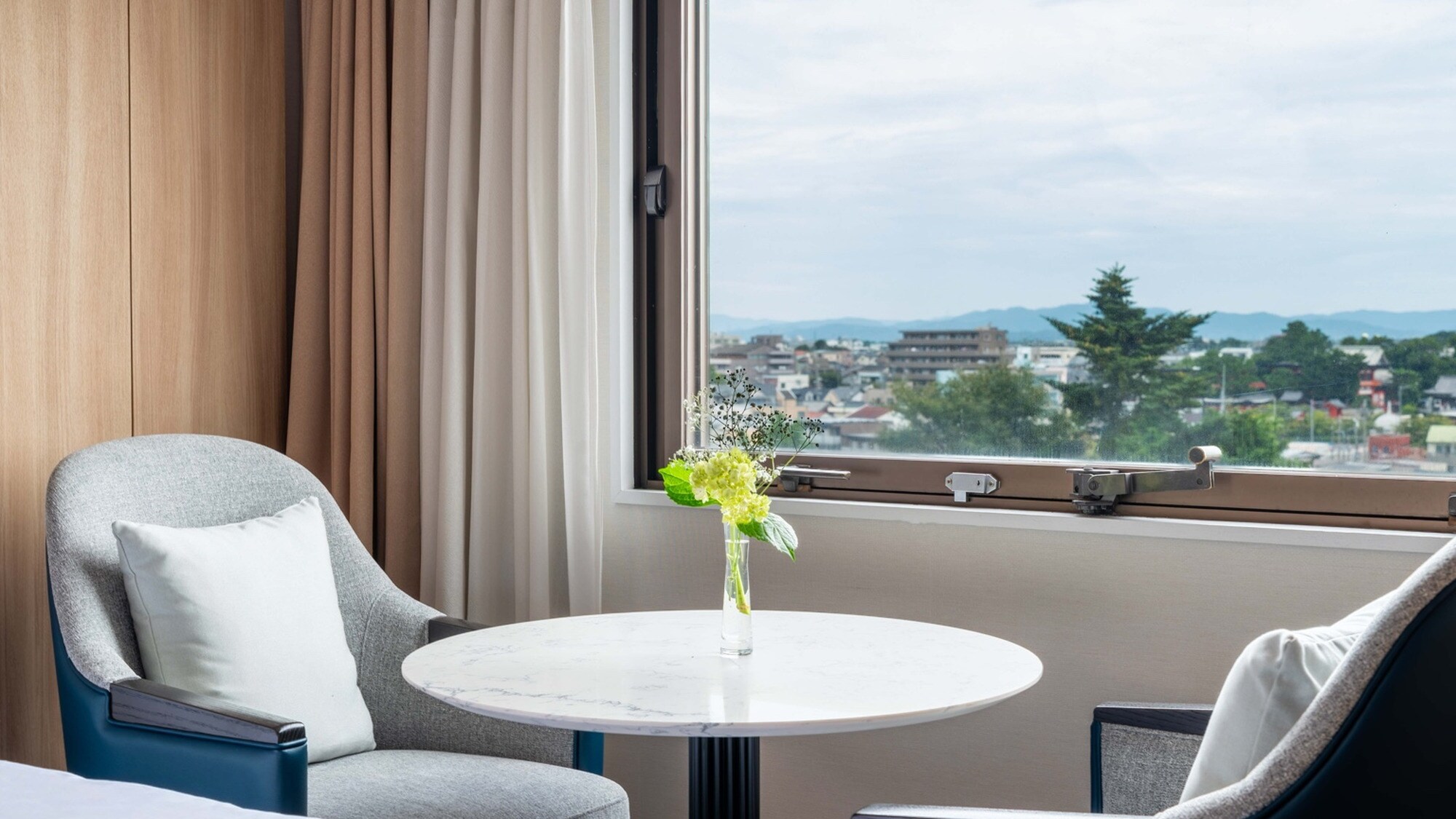 [Renovated guest room] Twin