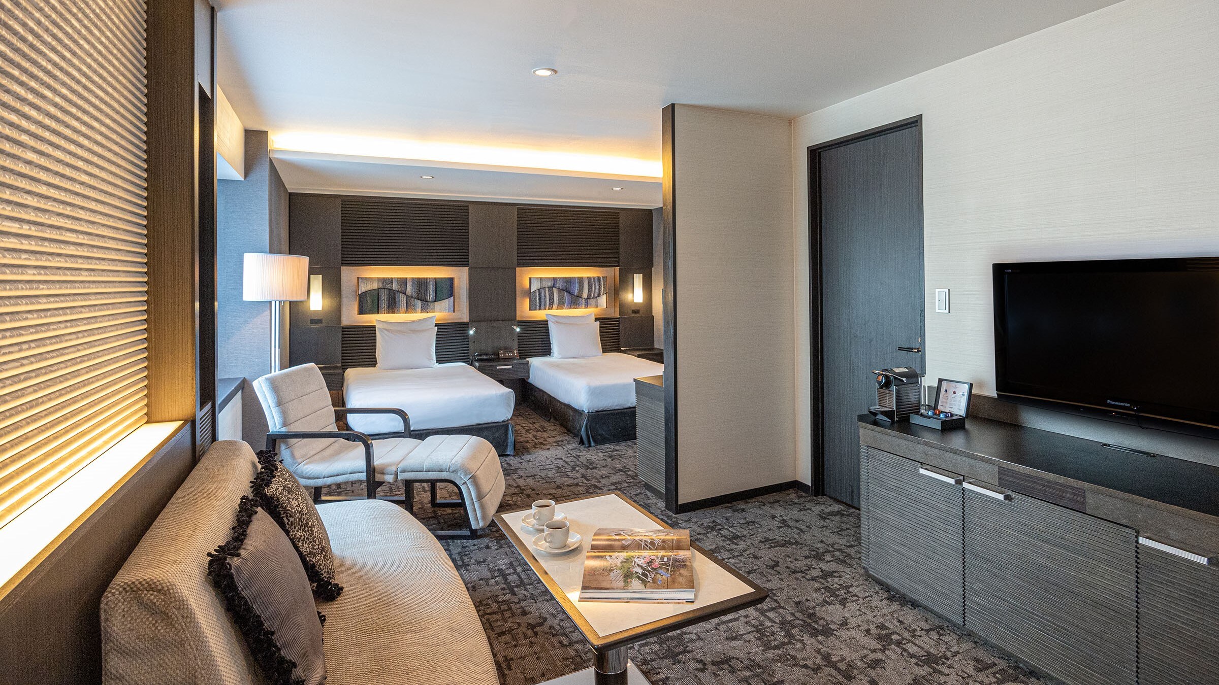 크라운 스위트(금연만/넓이 60평미/침대 폭 120cm×2대)