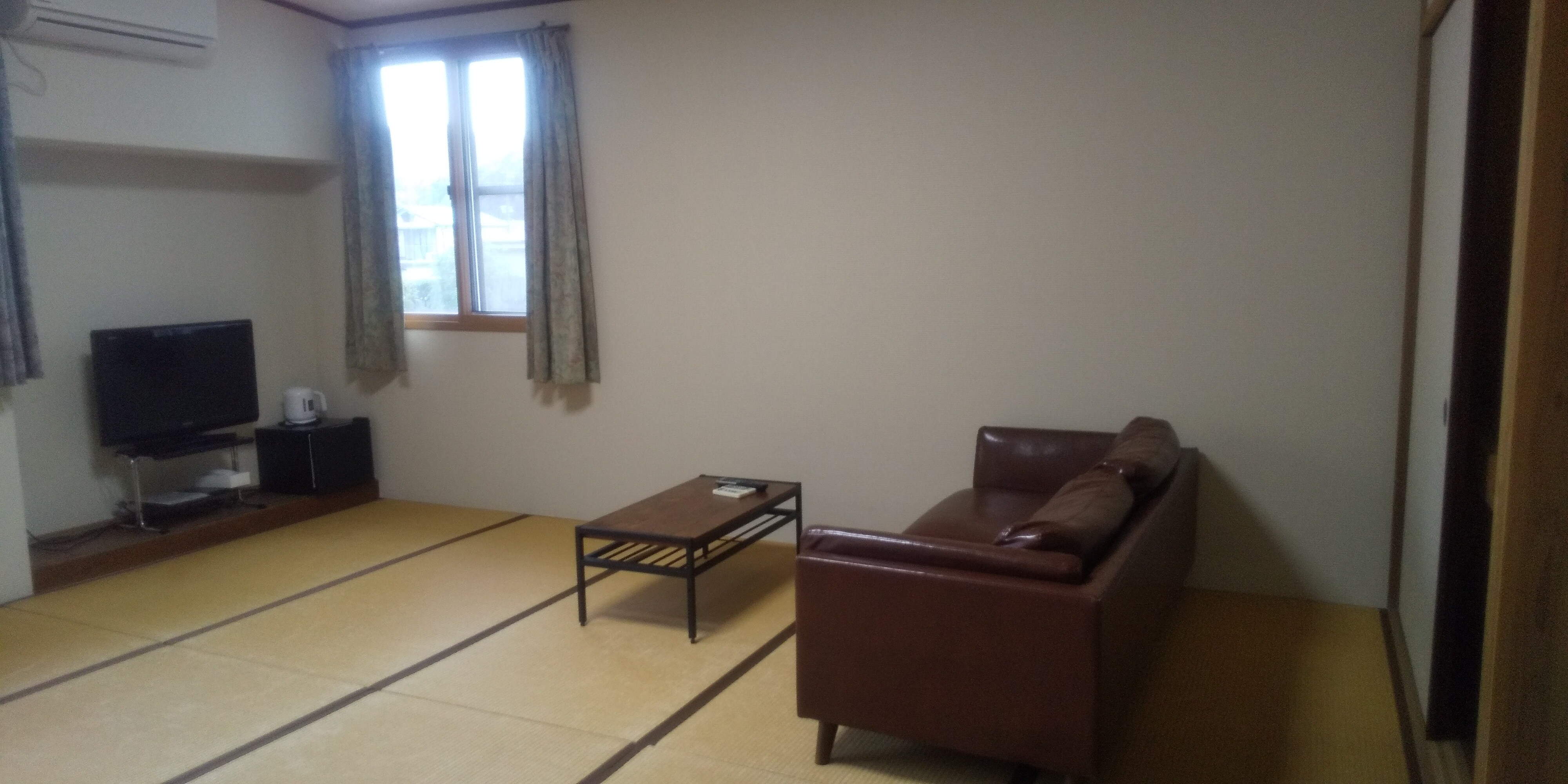 2nd floor Japanese-style room 12 tatami mats (non-smoking)
