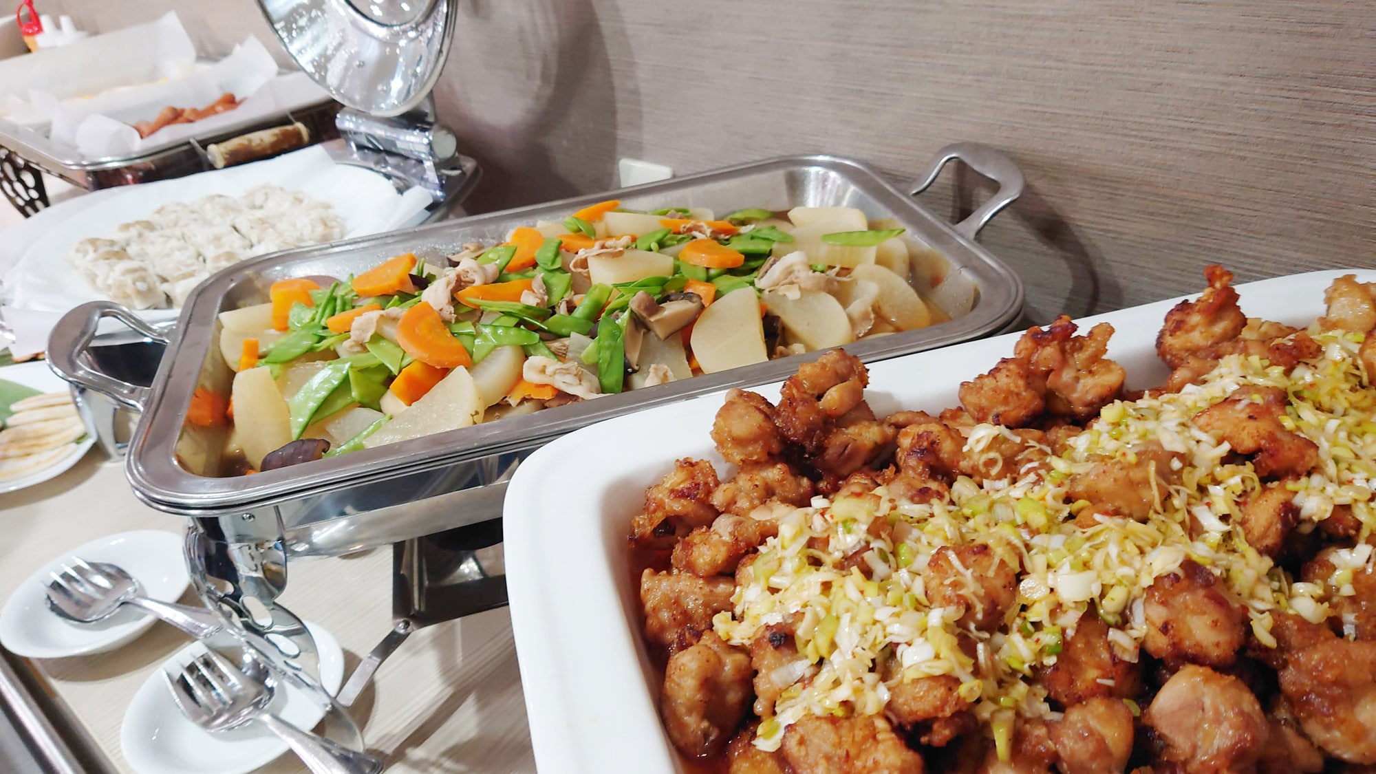 Contoh sarapan prasmanan