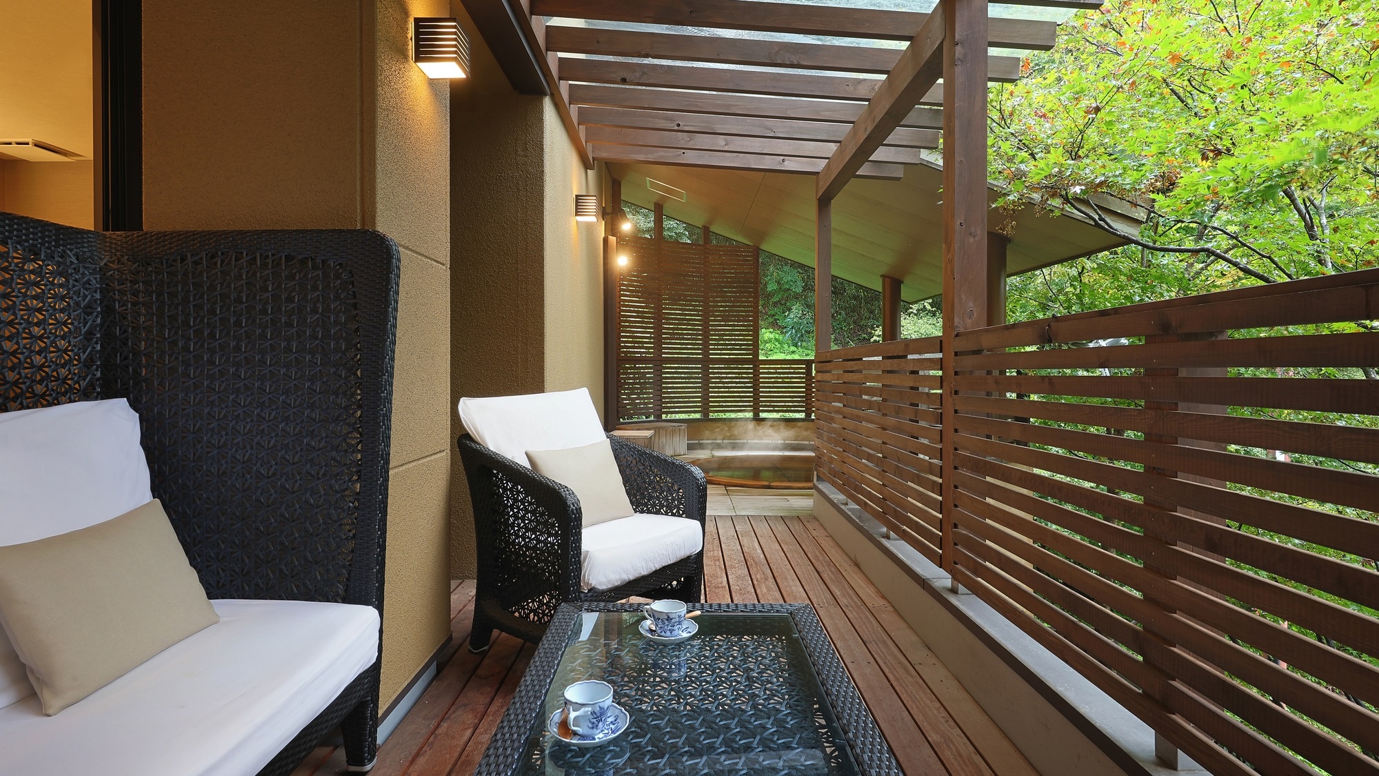 [Ten] Western-style room with cypress open-air bath (Bettei Mizukian)