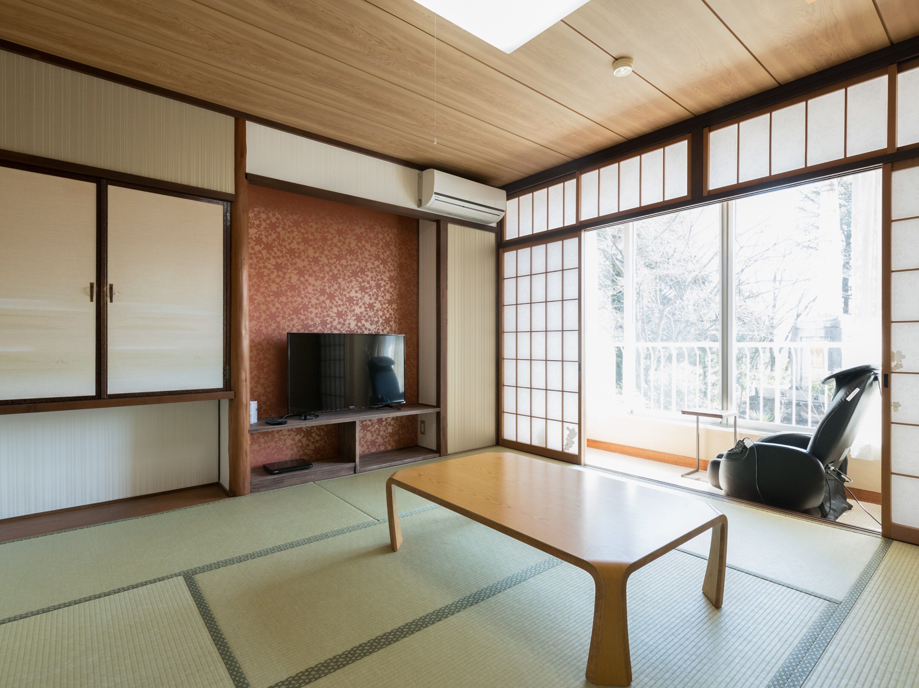 Japanese-style room for 1 to 4 people