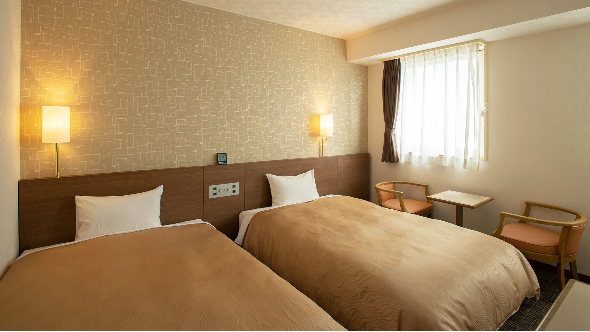 ・ <Twin room> There are two semi-double size beds.