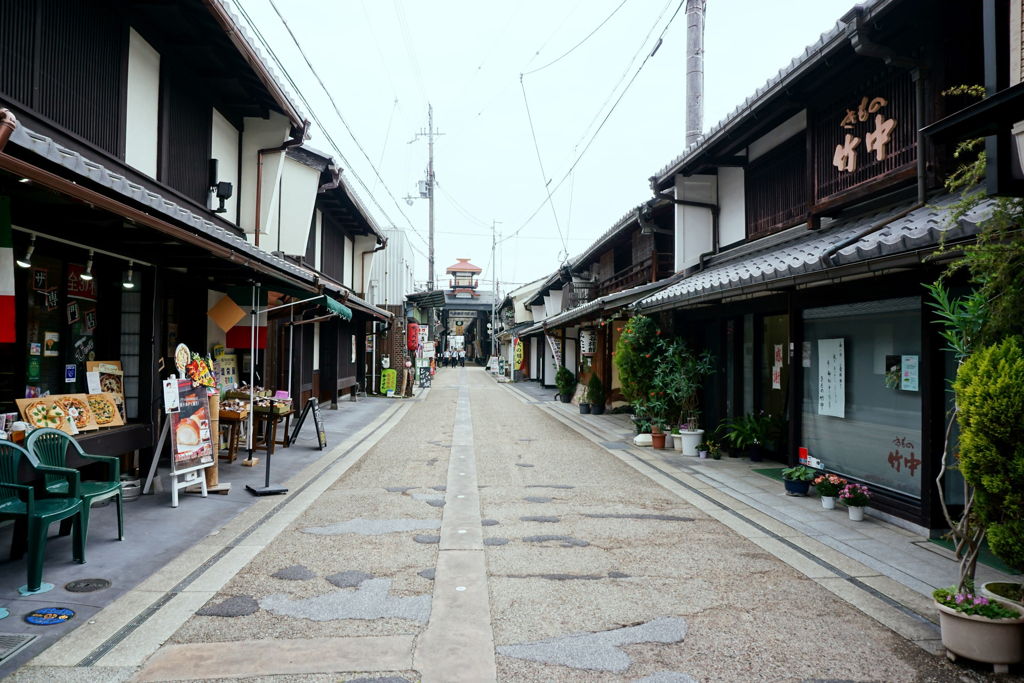 [จัตุรัสคุโรคาเบะ] เดินประมาณ 5 นาที เพลิดเพลินกับบ้านเรือนสไตล์ย้อนยุค โรงงานทำแก้ว คาเฟ่ ฯลฯ
