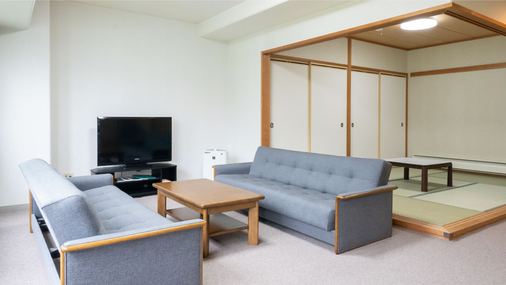 [Japanese-style large room (example)] Approx. 72 m2, 6 people capacity [Non-smoking] *The layout is an example