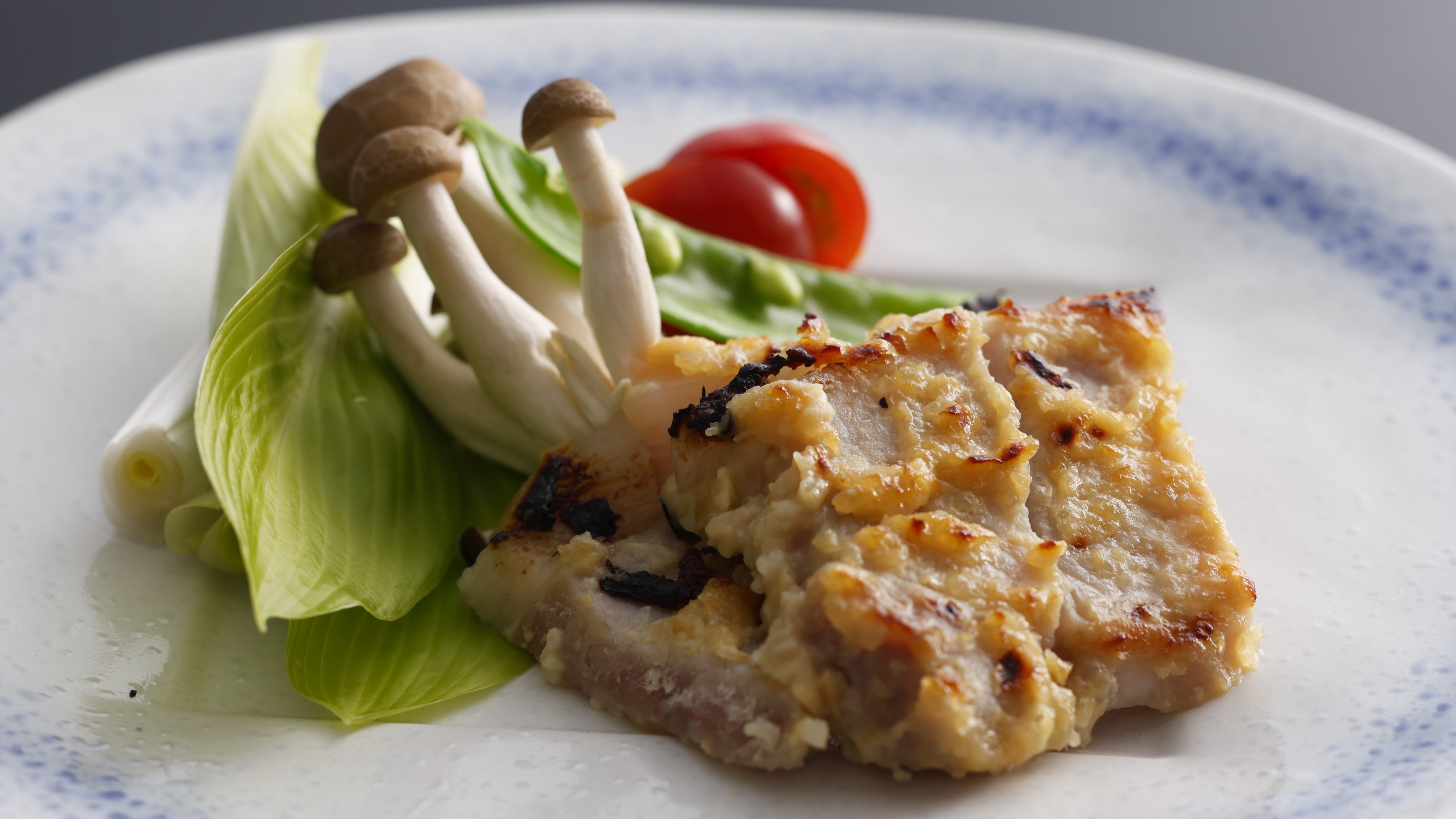 【春季料理】屋賀豬肉醬汁醃製（用但馬品牌豬肉和西京味噌醃製而成的豬排）