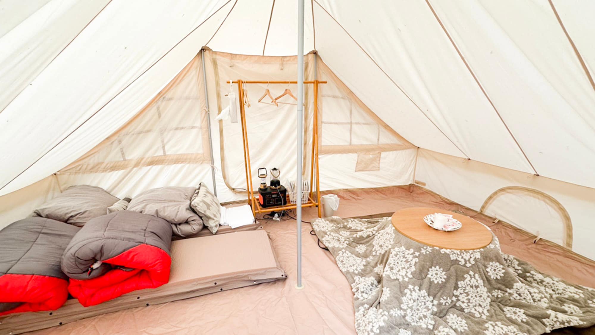 ・[LIN Camp Camper] Spacious tent. Up to 4 people can stay.