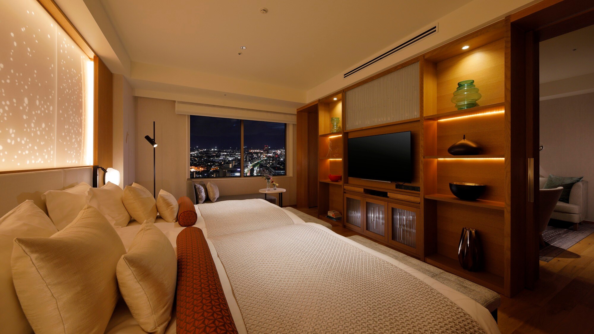Nikko Floor Suite/Bedroom