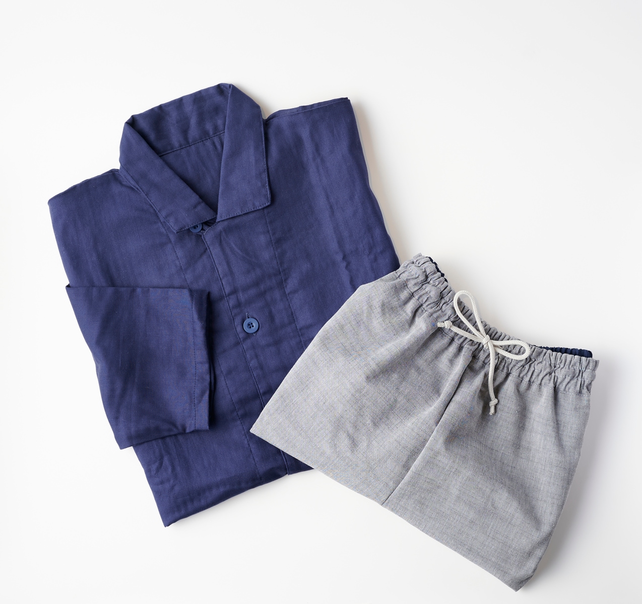 [Guest room amenities] In-house wear (top and bottom separate type)