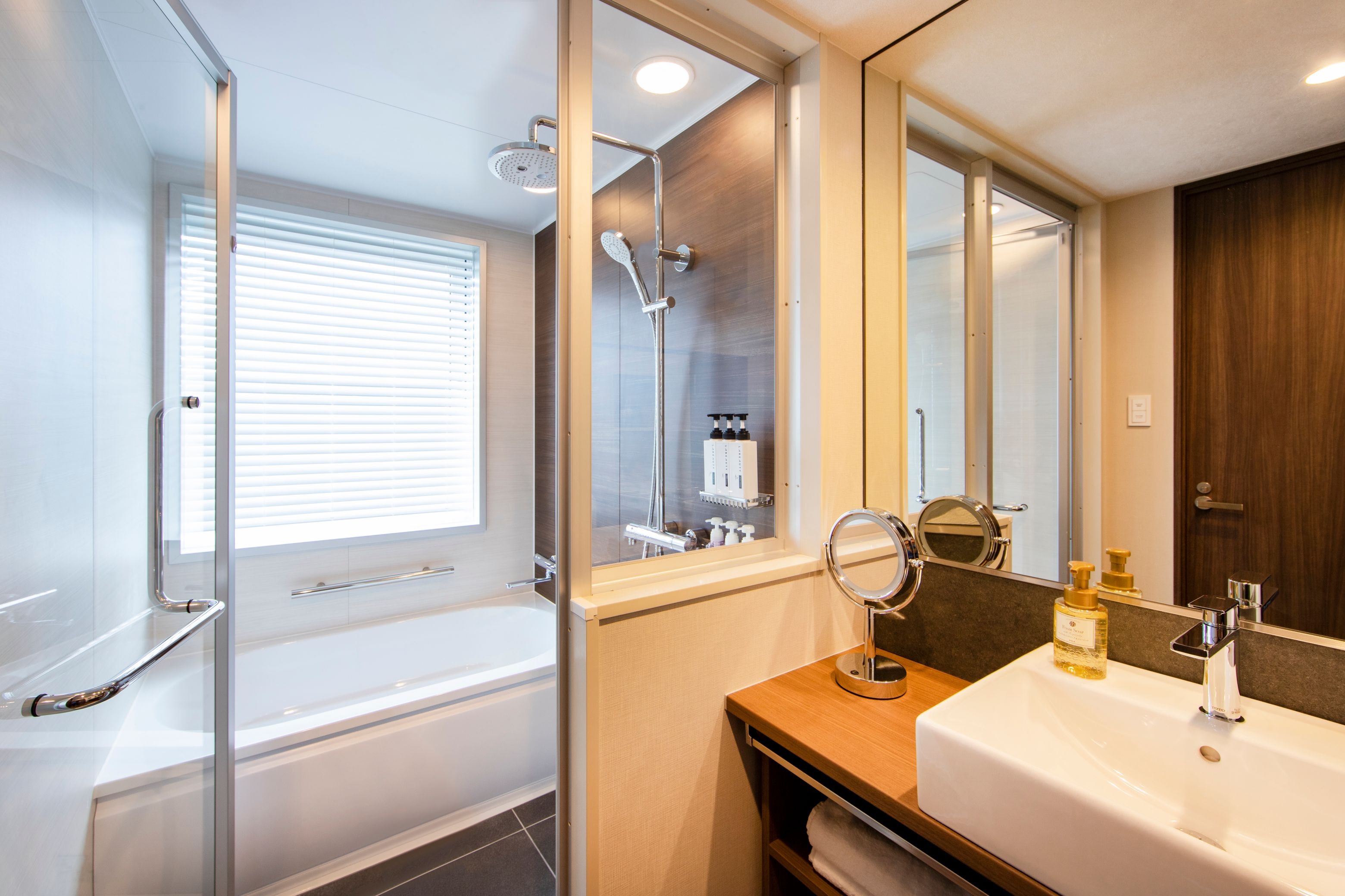 High Floor Royal Grande Room Bathroom