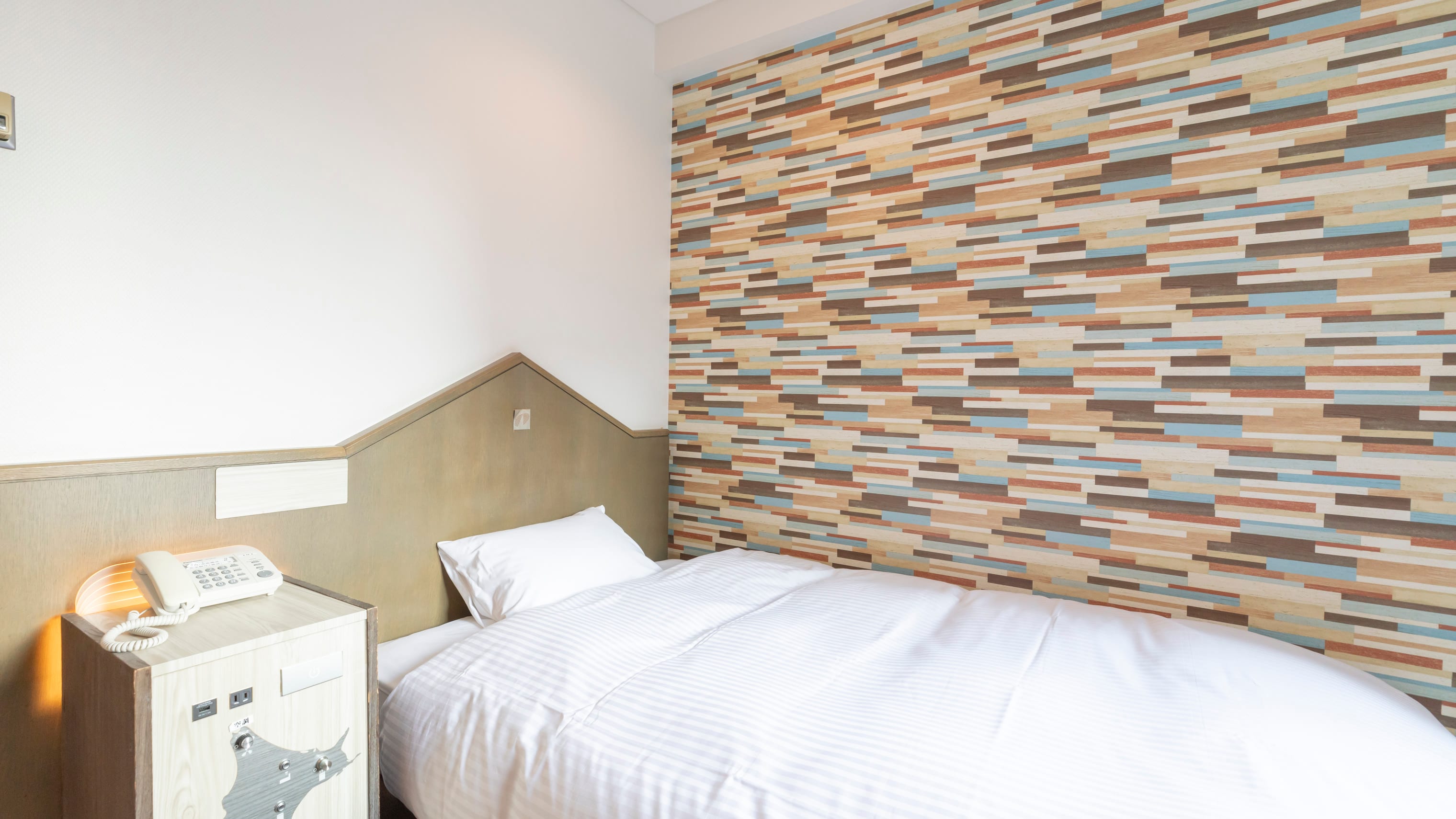 Semi-double room