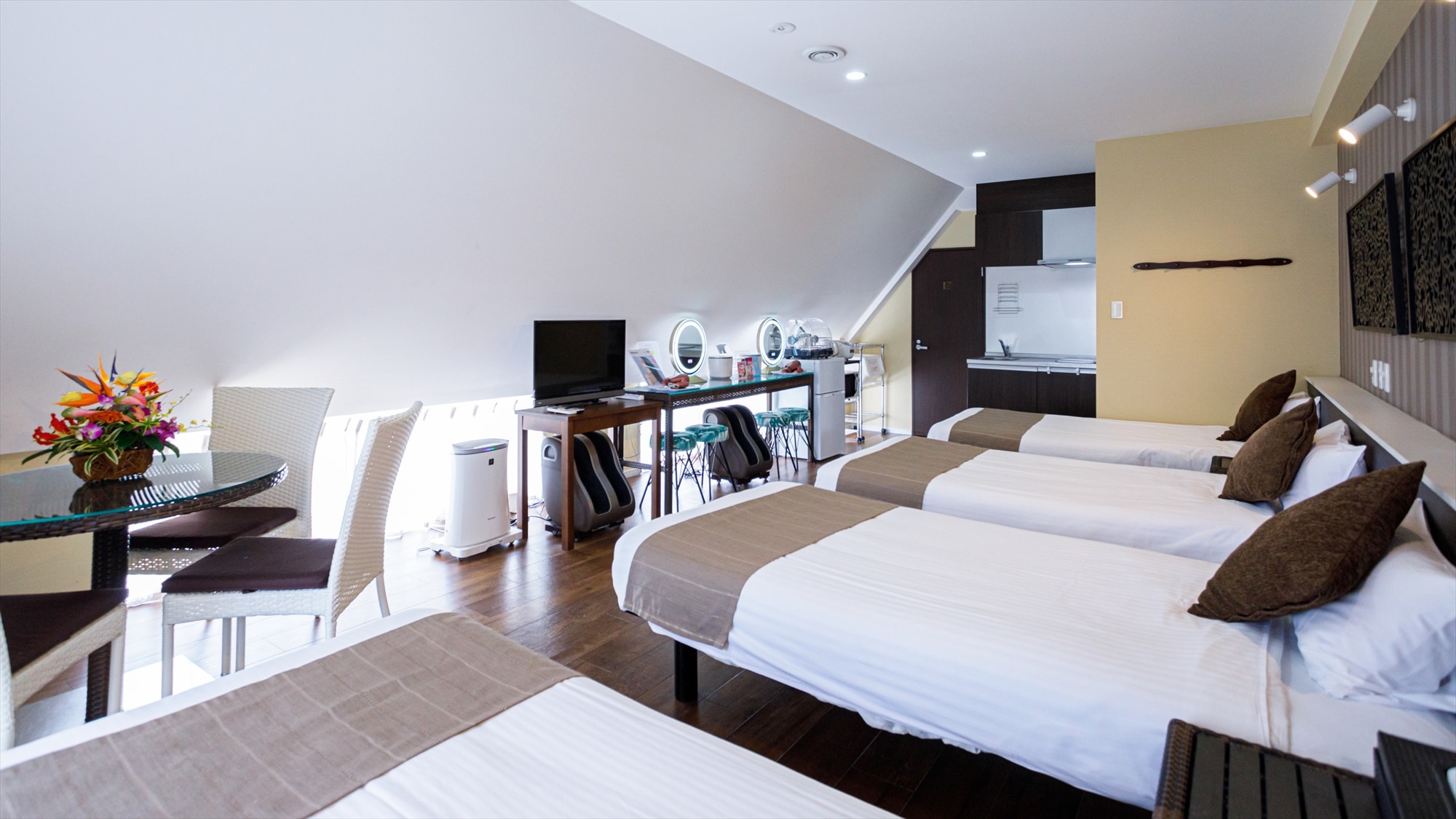 Deluxe Fourth Room