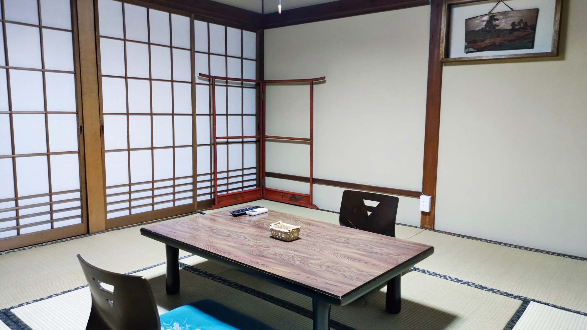 *Example of a guest room (8 tatami mats) / Japanese-style room that can accommodate 1 to 3 people. Each room has a different atmosphere.