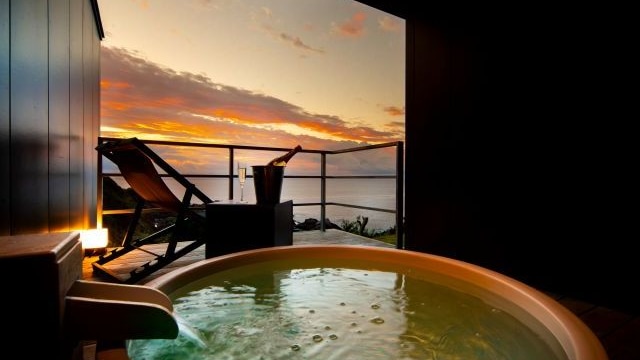 Open-air bath evening view