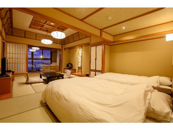 Non-smoking 6th floor guest room with observation bath