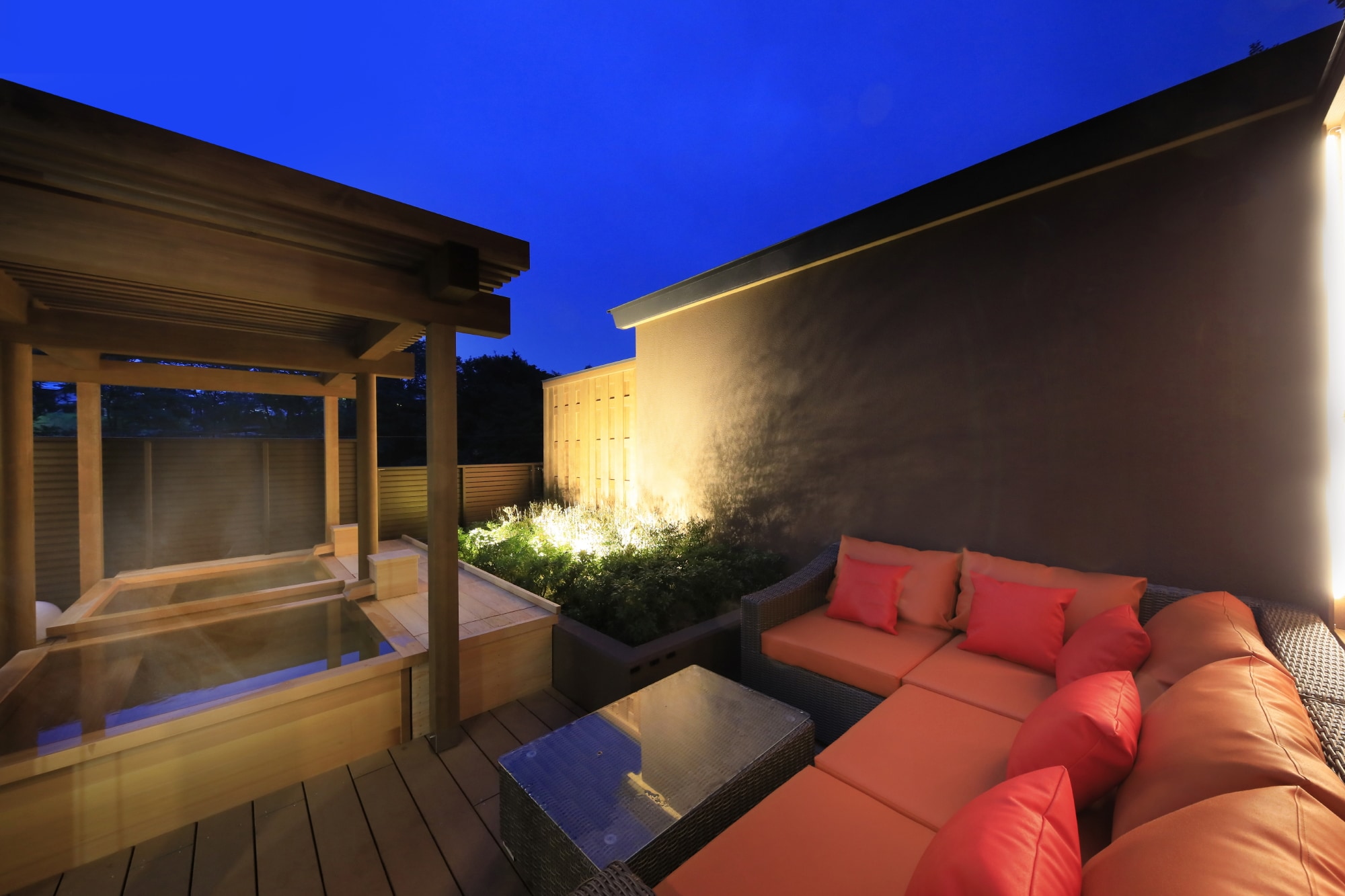 Japanese modern special room with 2 open-air baths [Rei] Terrace night