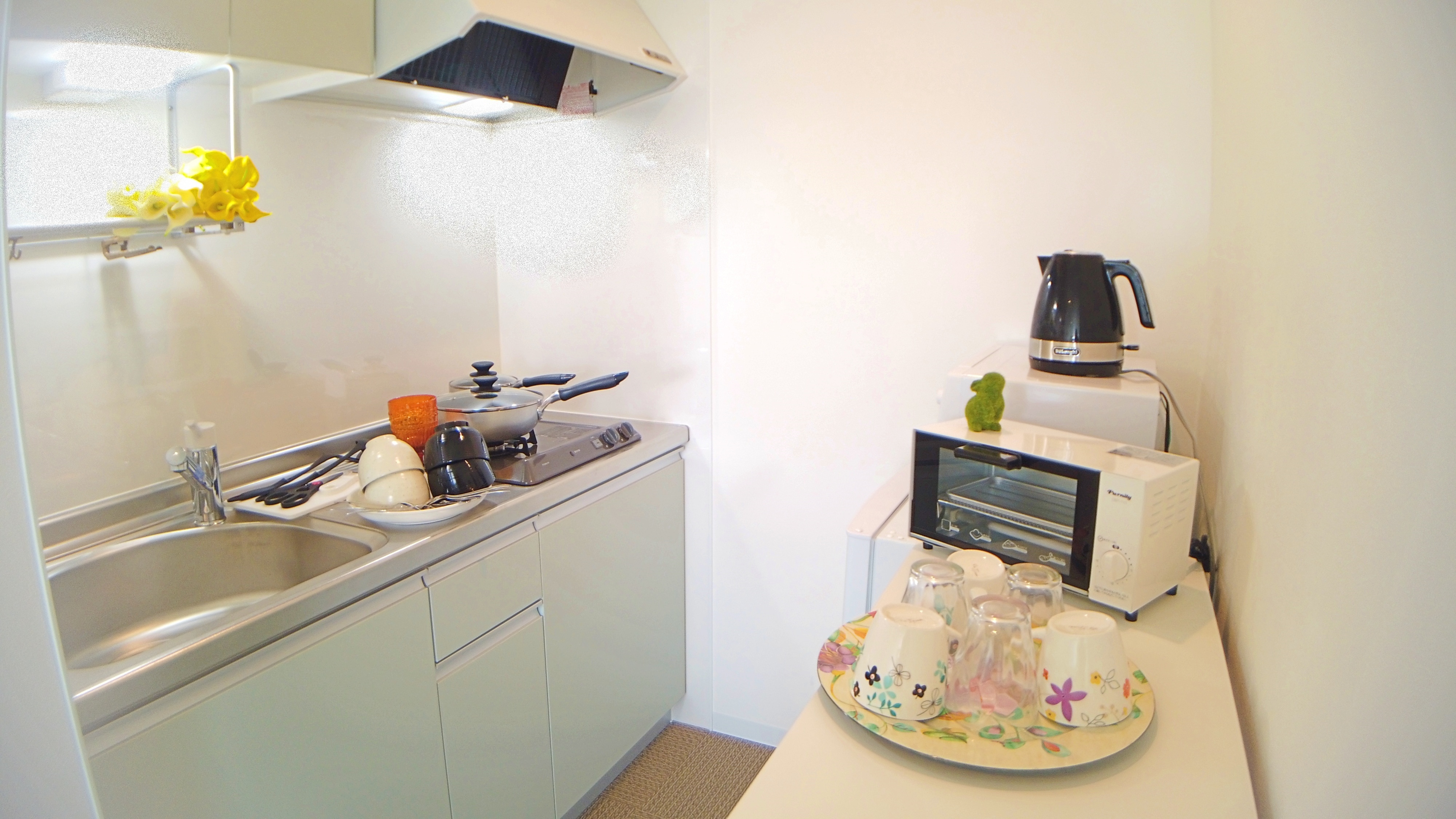 所有房間都備有杯子和餐具