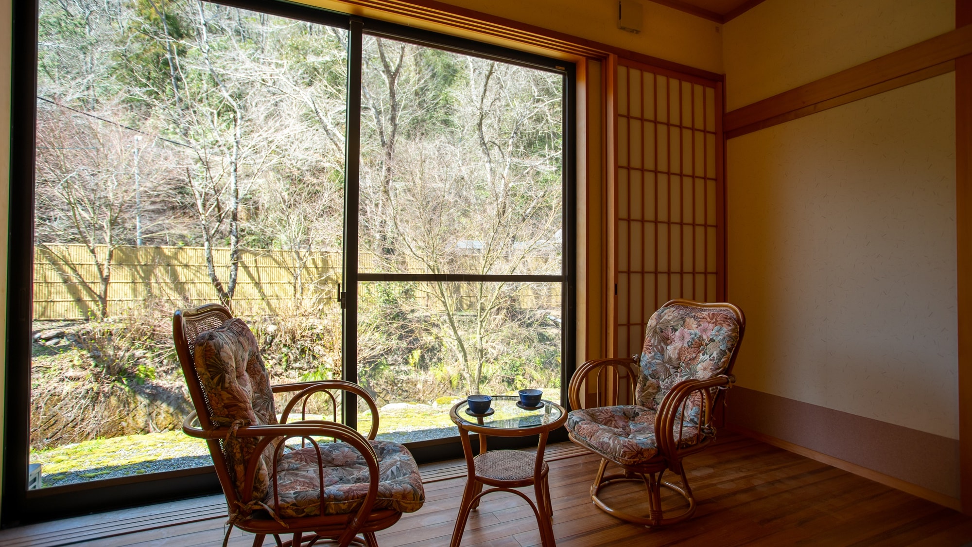 * Kamar bergaya Jepang 10 tikar tatami (contoh) Anda dapat menghabiskan waktu bersantai dengan pemandangan
