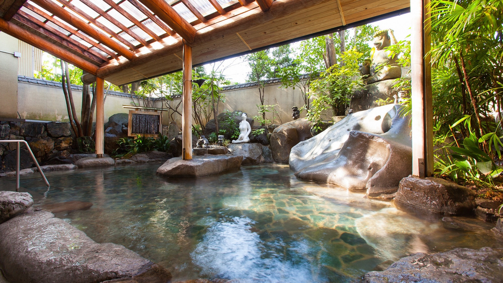 Kappa no Yu (semi-open-air bath)