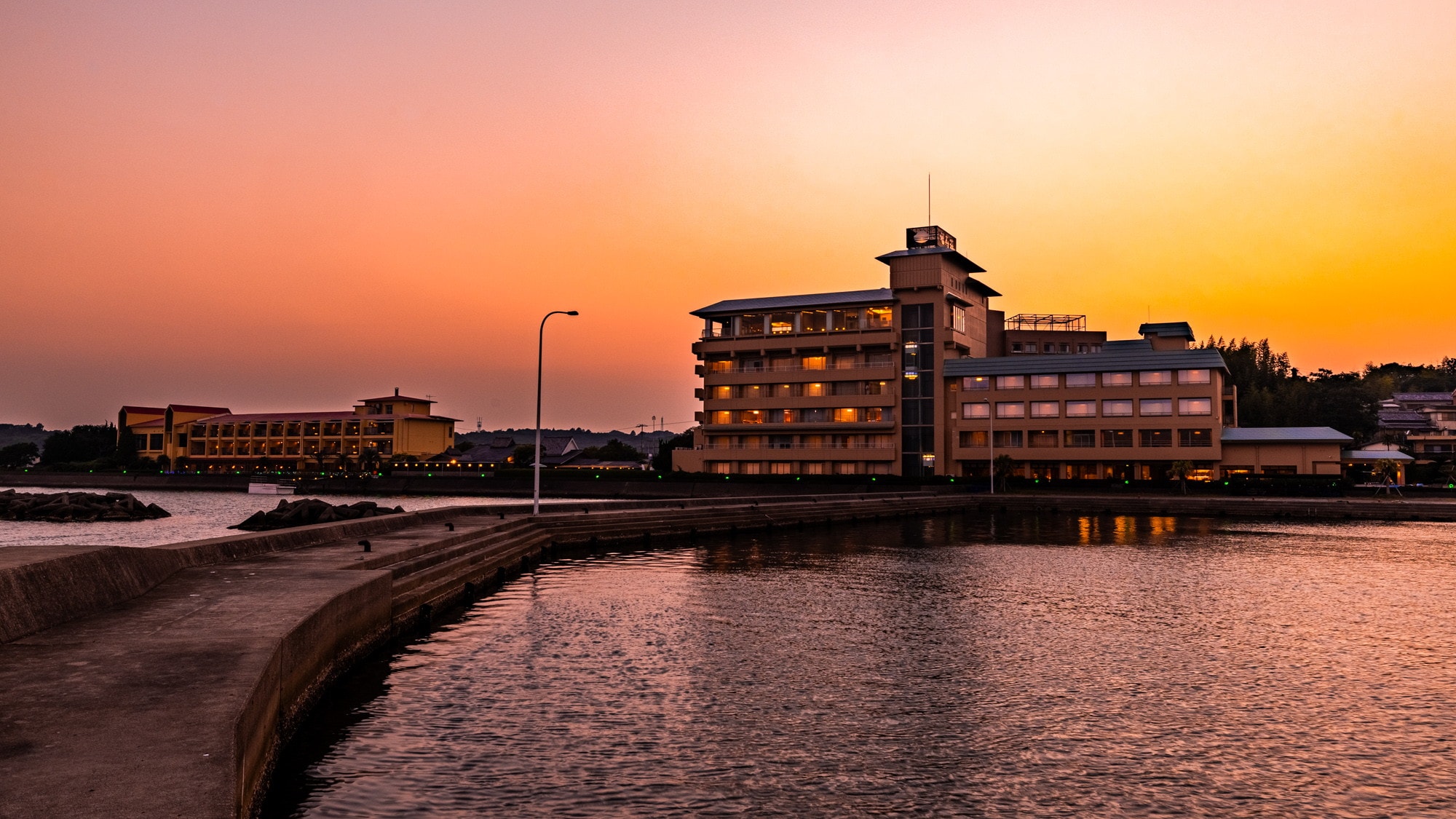Fukujuso bathed in the sunset light