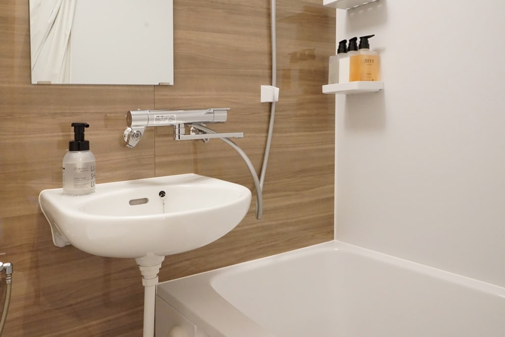 ห้องดีลักซ์ เตียงคู่สไตล์ญี่ปุ่น-ตะวันตก ห้องน้ำ