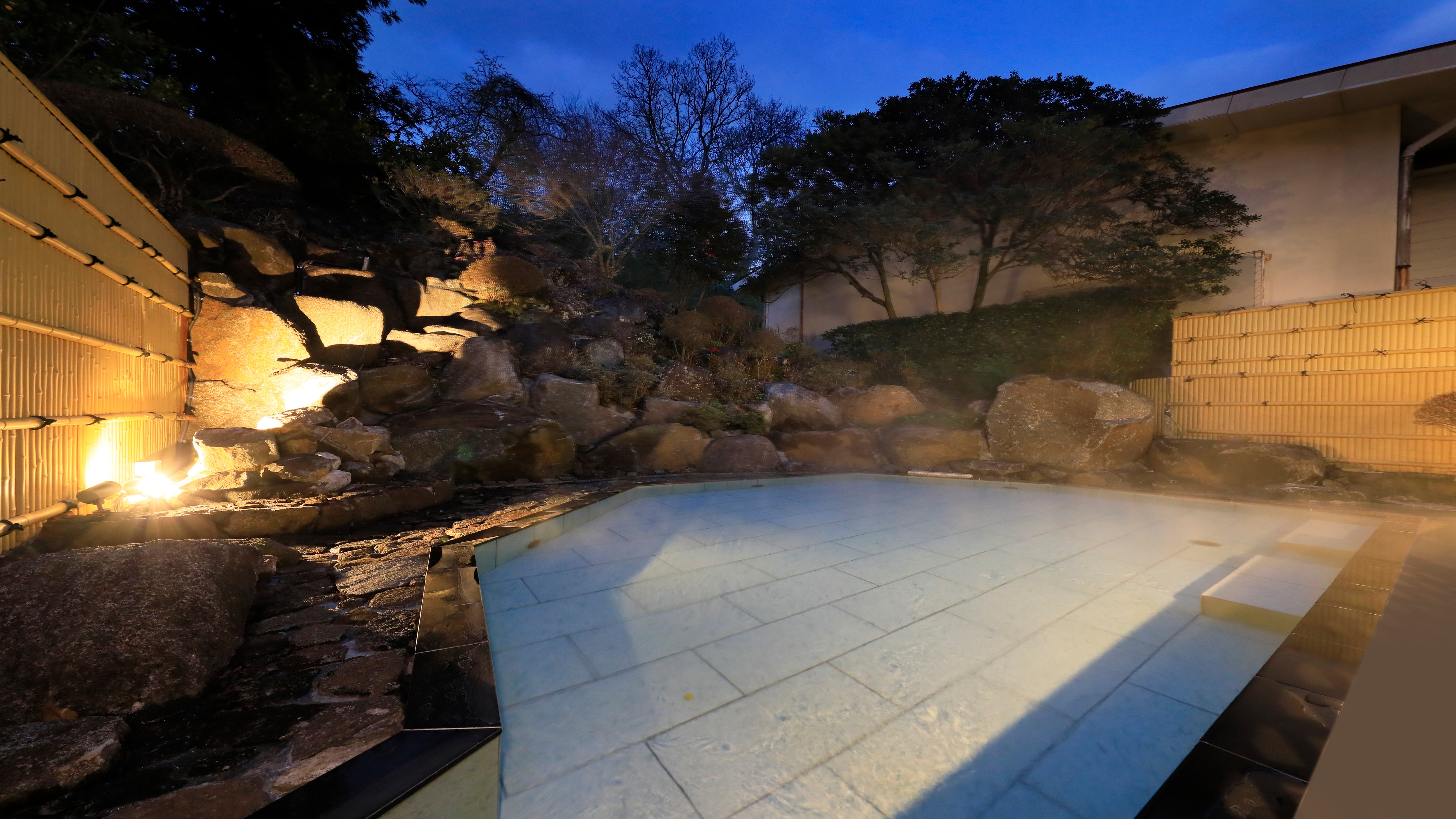 Open-air bath (evening view)