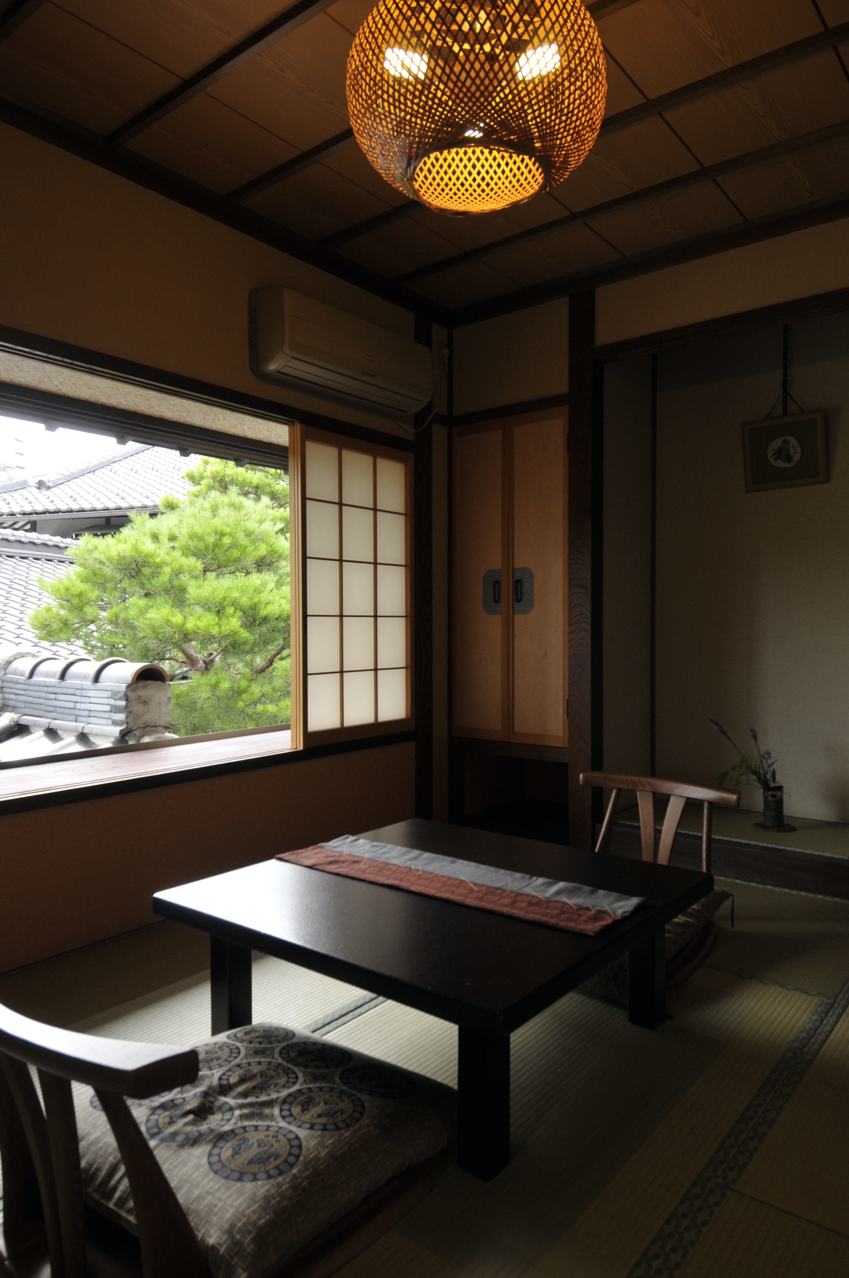 Maisonette style room with open-air bath and twin beds