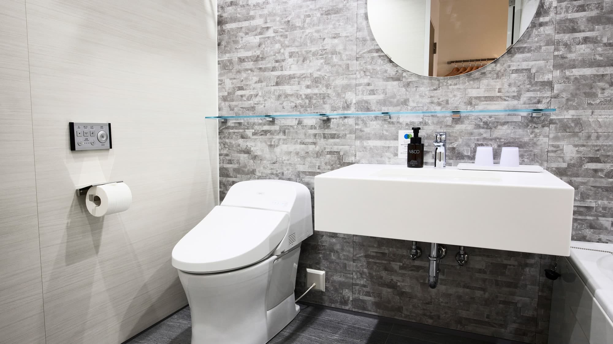 Deluxe Twin Room | 3-piece unit bathroom / A stylish bathroom with a clean and refreshing feel.