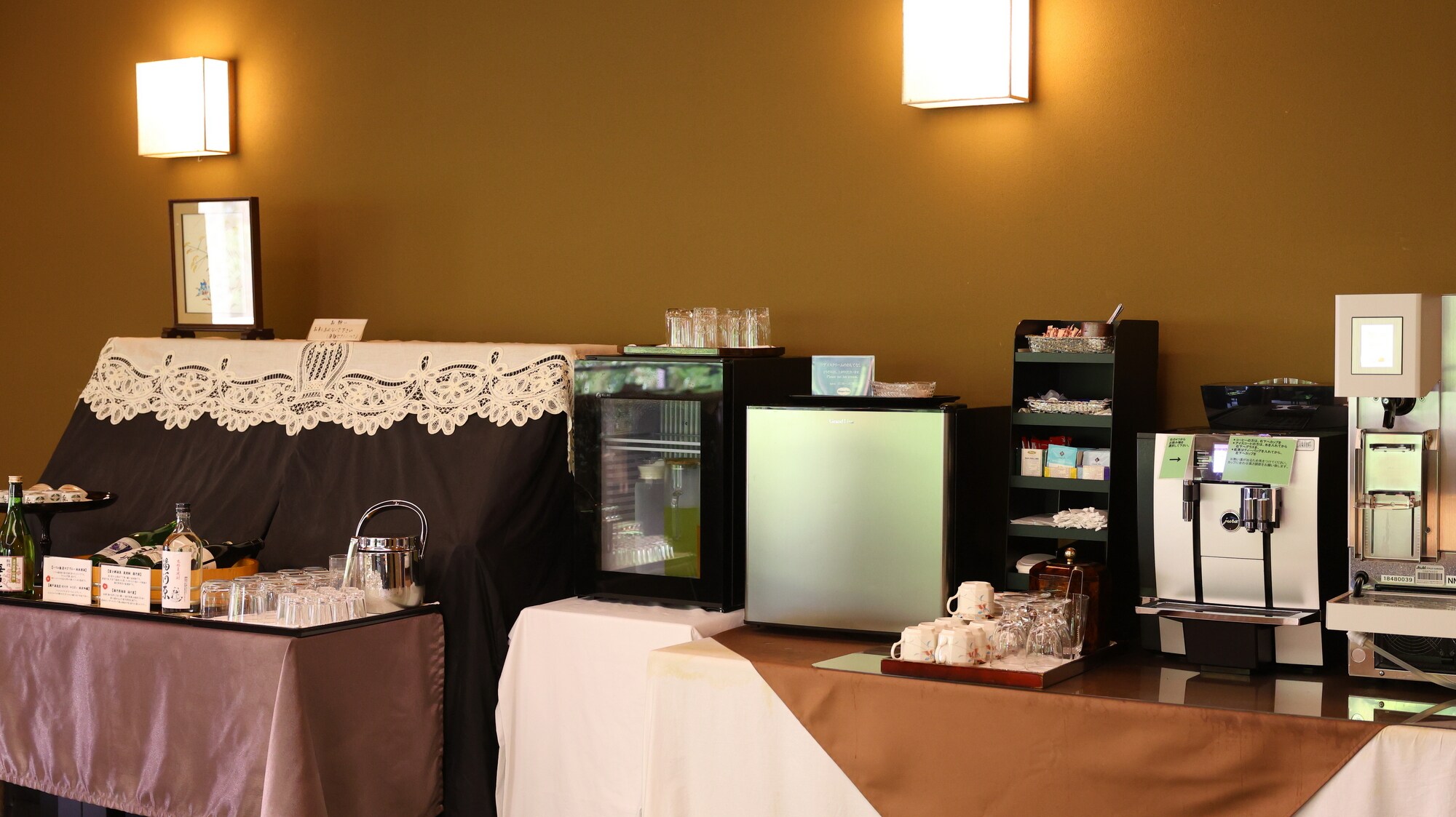 【休息室】提供冷饮。洗完澡后请过来享用。