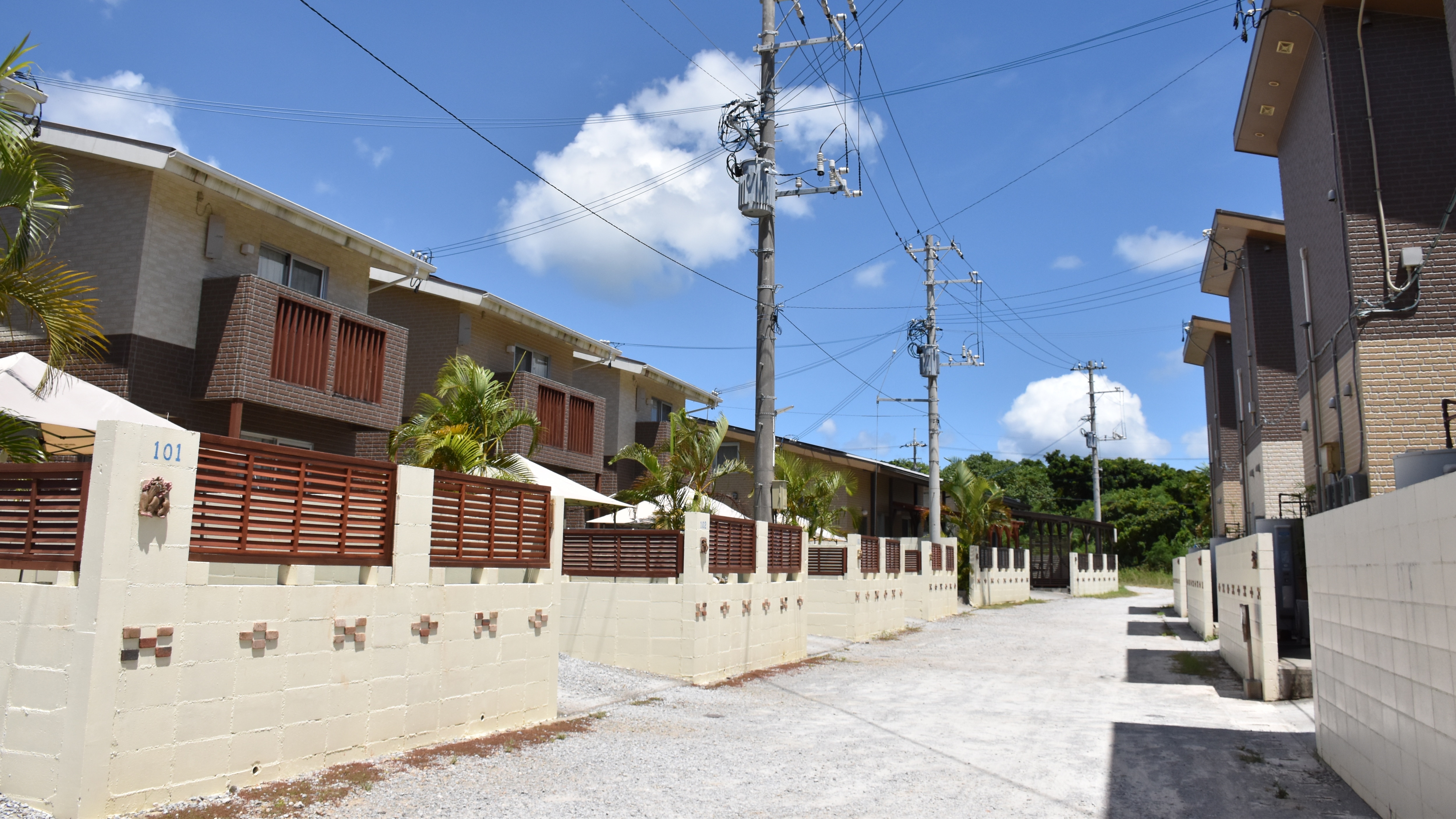 1st store/Exterior