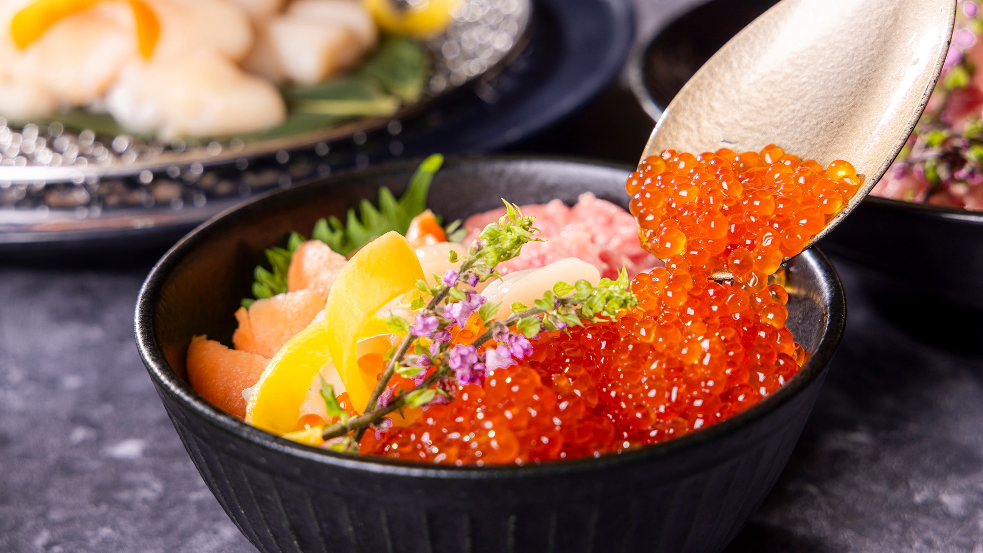 [Bữa sáng tự chọn] Người sành ăn cổ điển Hokkaido! “Bát hải sản” là kiểu tự làm và có rất nhiều.