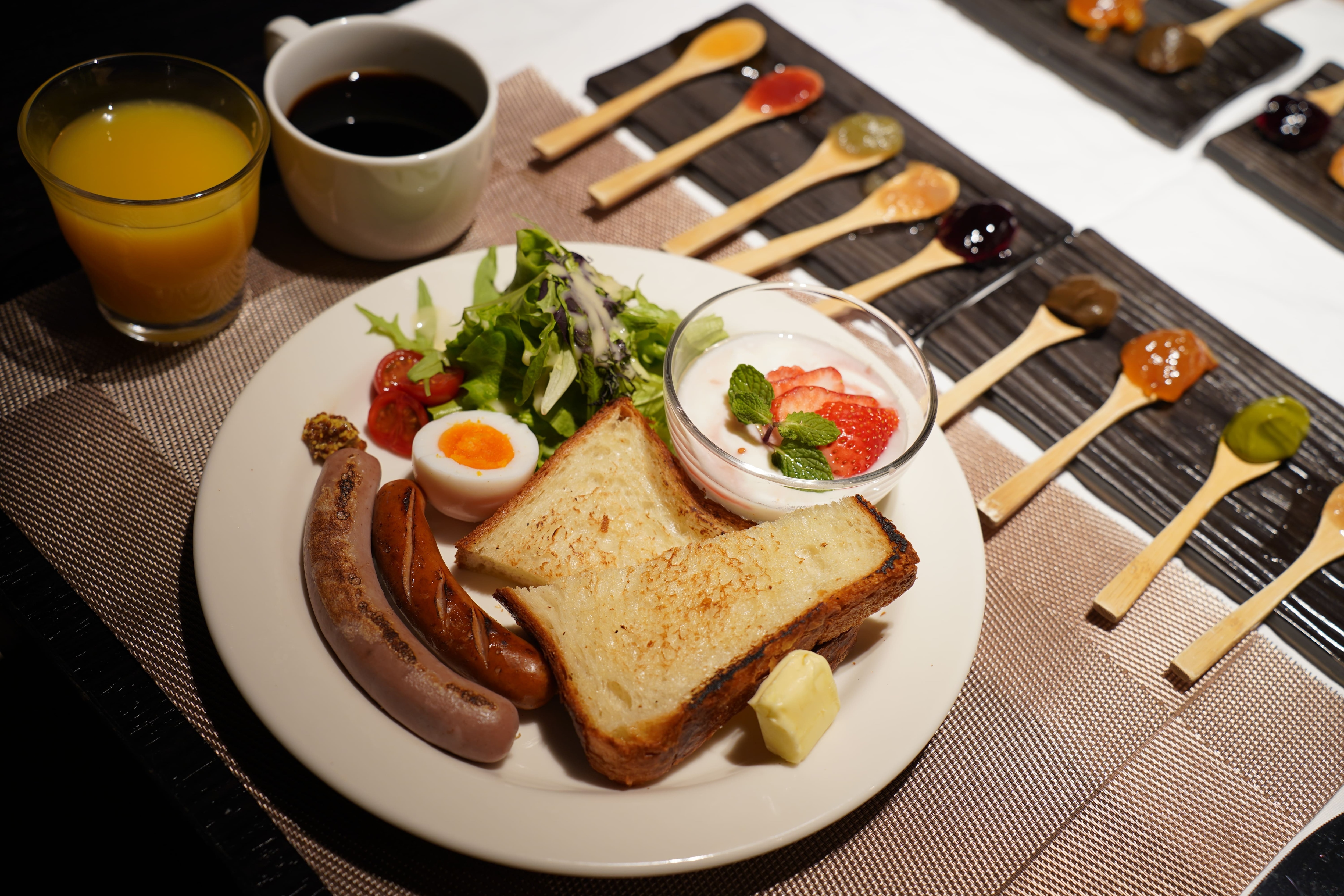 Enjoy a sophisticated Western-style breakfast in a Kyoto townhouse