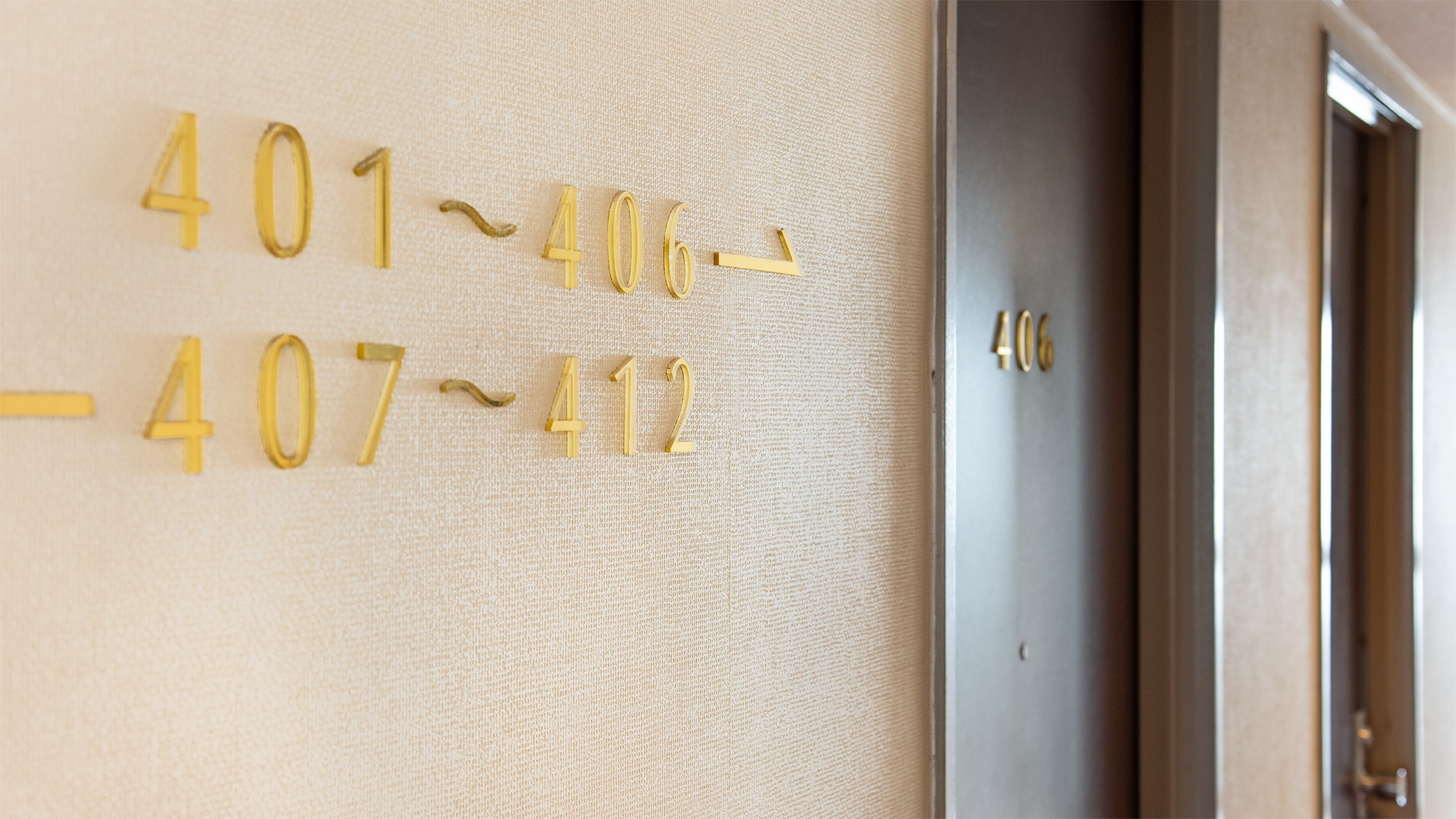 *[Guest rooms/entrance]